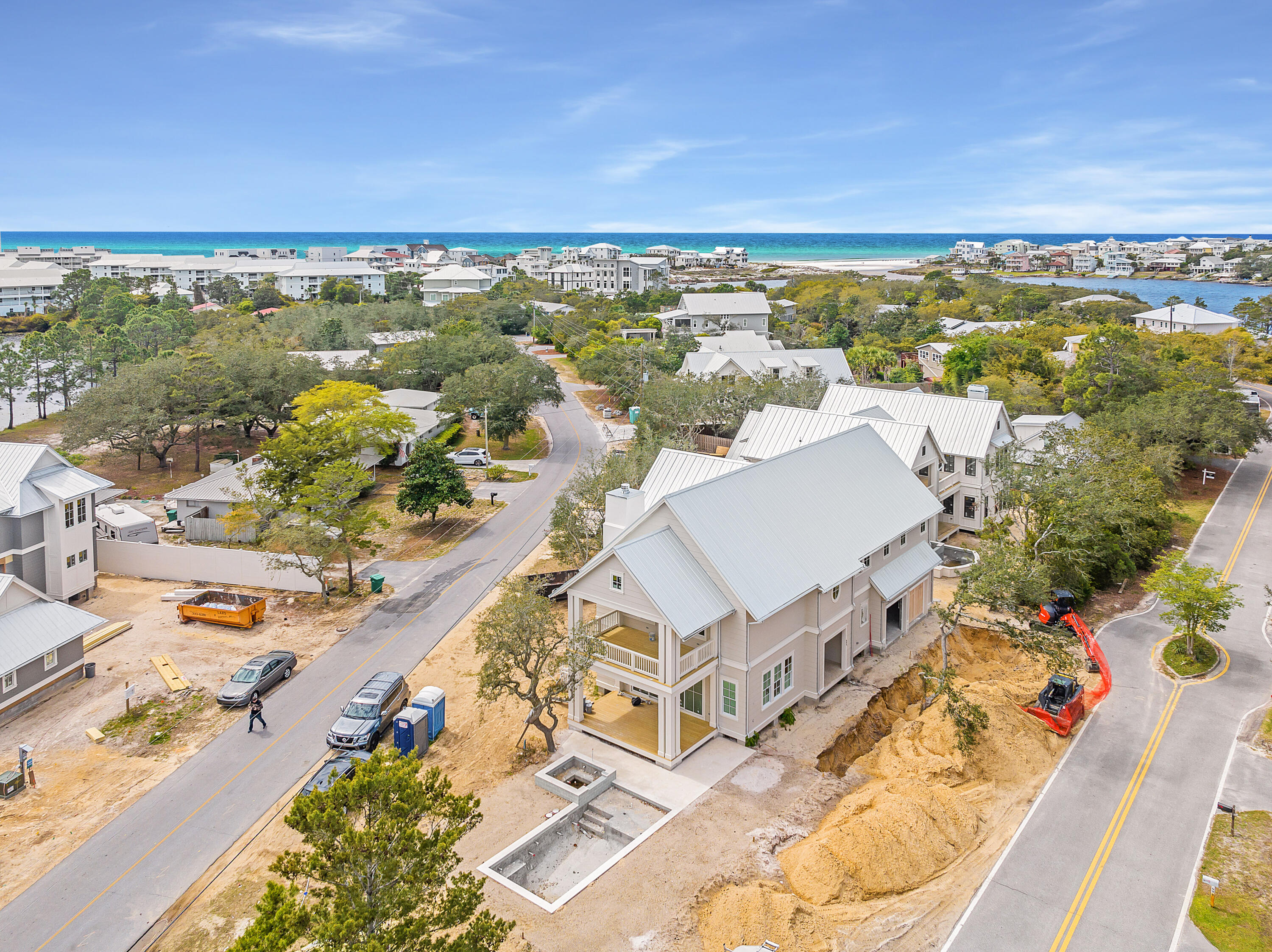 EASTERN LAKES - Residential