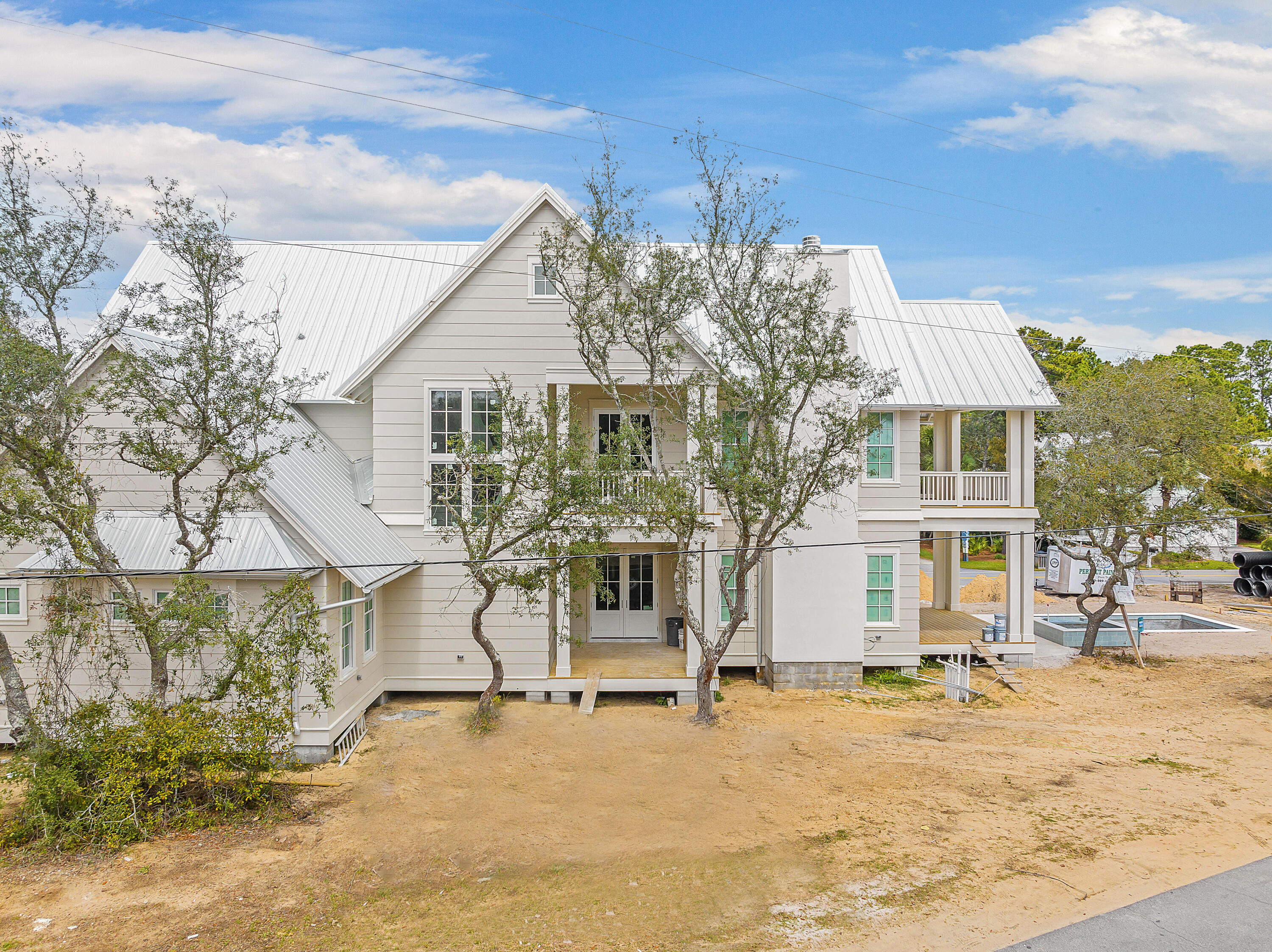 EASTERN LAKES - Residential