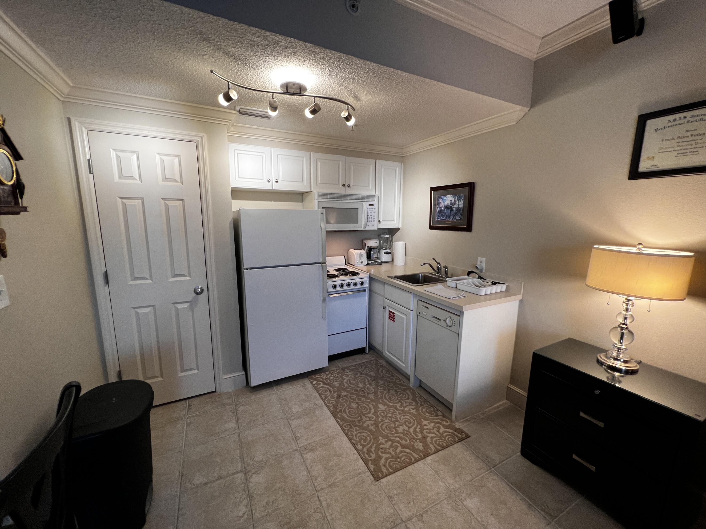 MAJESTIC BEACH TOWER - Residential