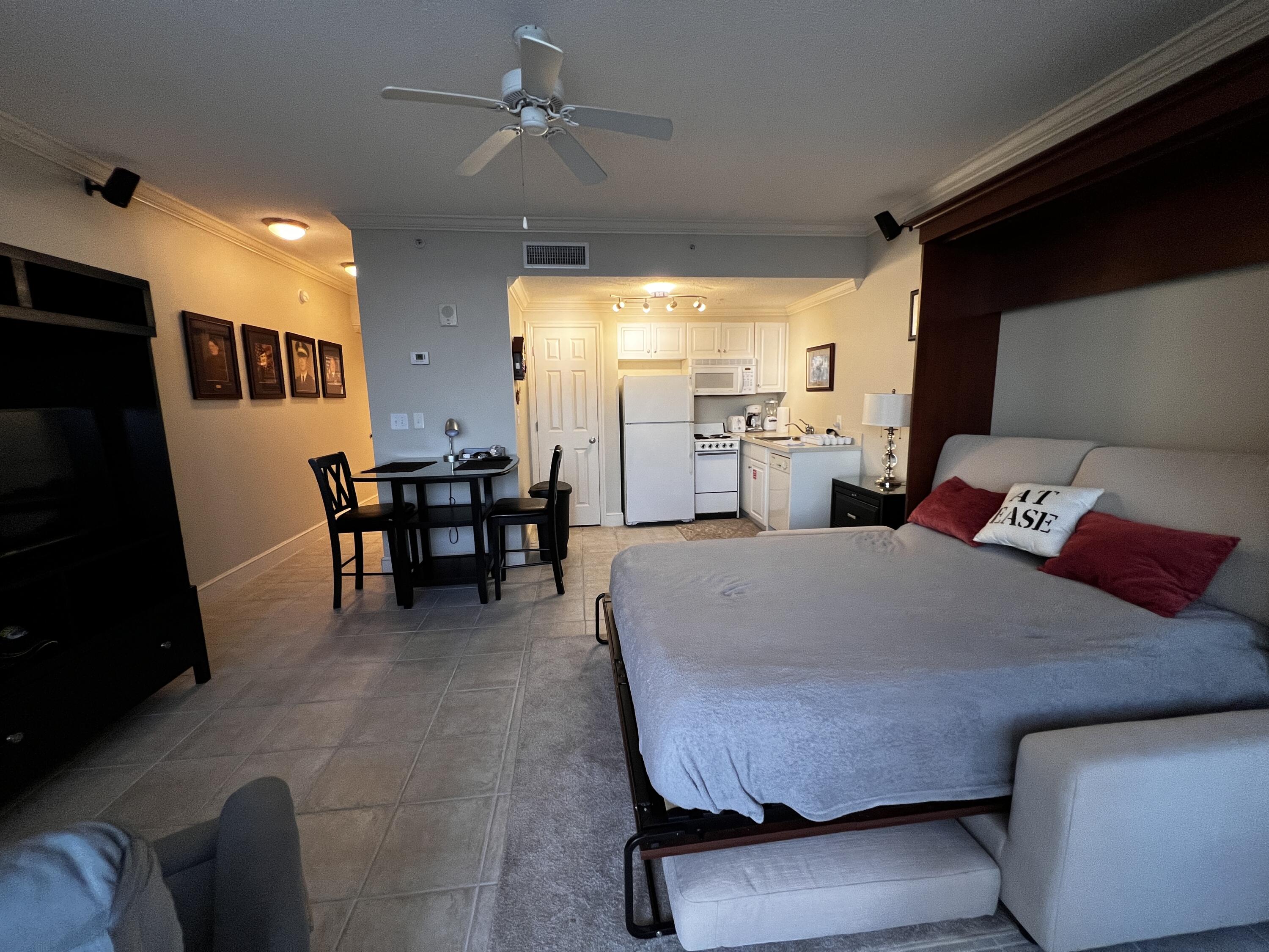 MAJESTIC BEACH TOWER - Residential