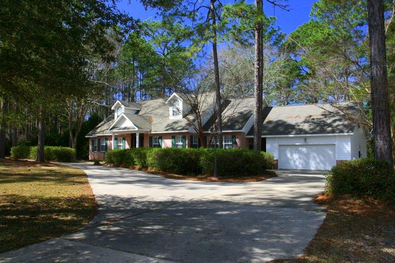 PINE SHORES - Residential