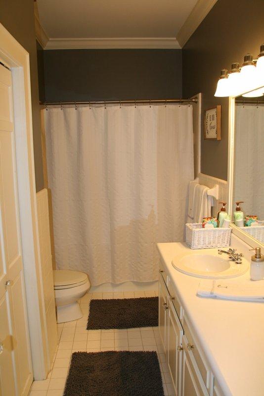 PINE SHORES - Residential