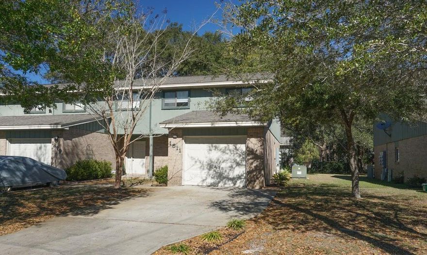 This home is available now.  3 bedrooms and 2 1/2 baths.  Centrally located in Niceville.  Bamboo flooring, a corner fireplace with raised hearth, and plenty of cabinet space in the kitchen.  Large shared courtyard is easily accessed from the sliding doors in the great room. Boat slip available.  Conveient to the dock, schools, shopping, dining and the military bases.