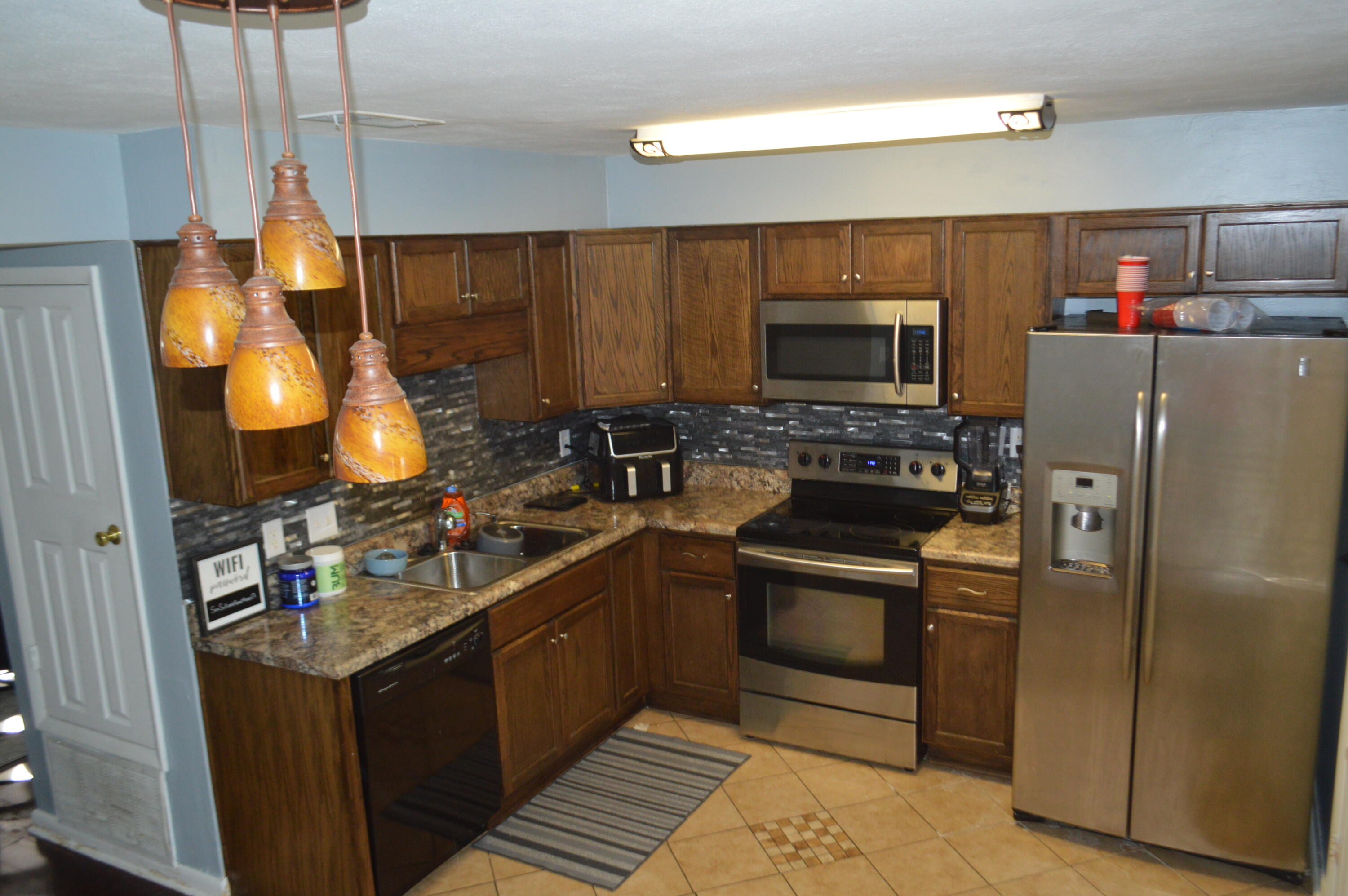 BROWNSVILLE STATION 3 - Residential Lease