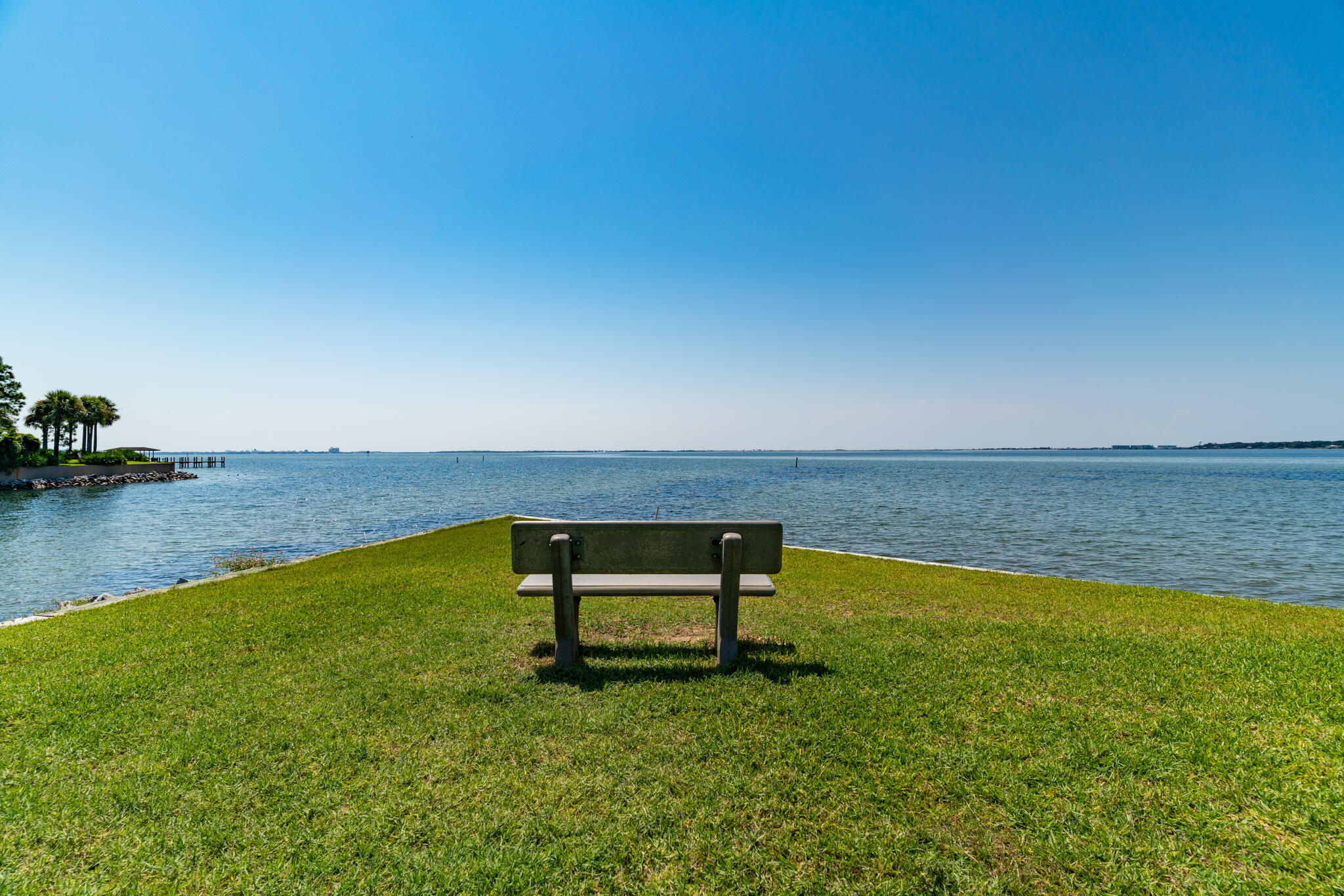 FINISTERRA CONDO - Residential