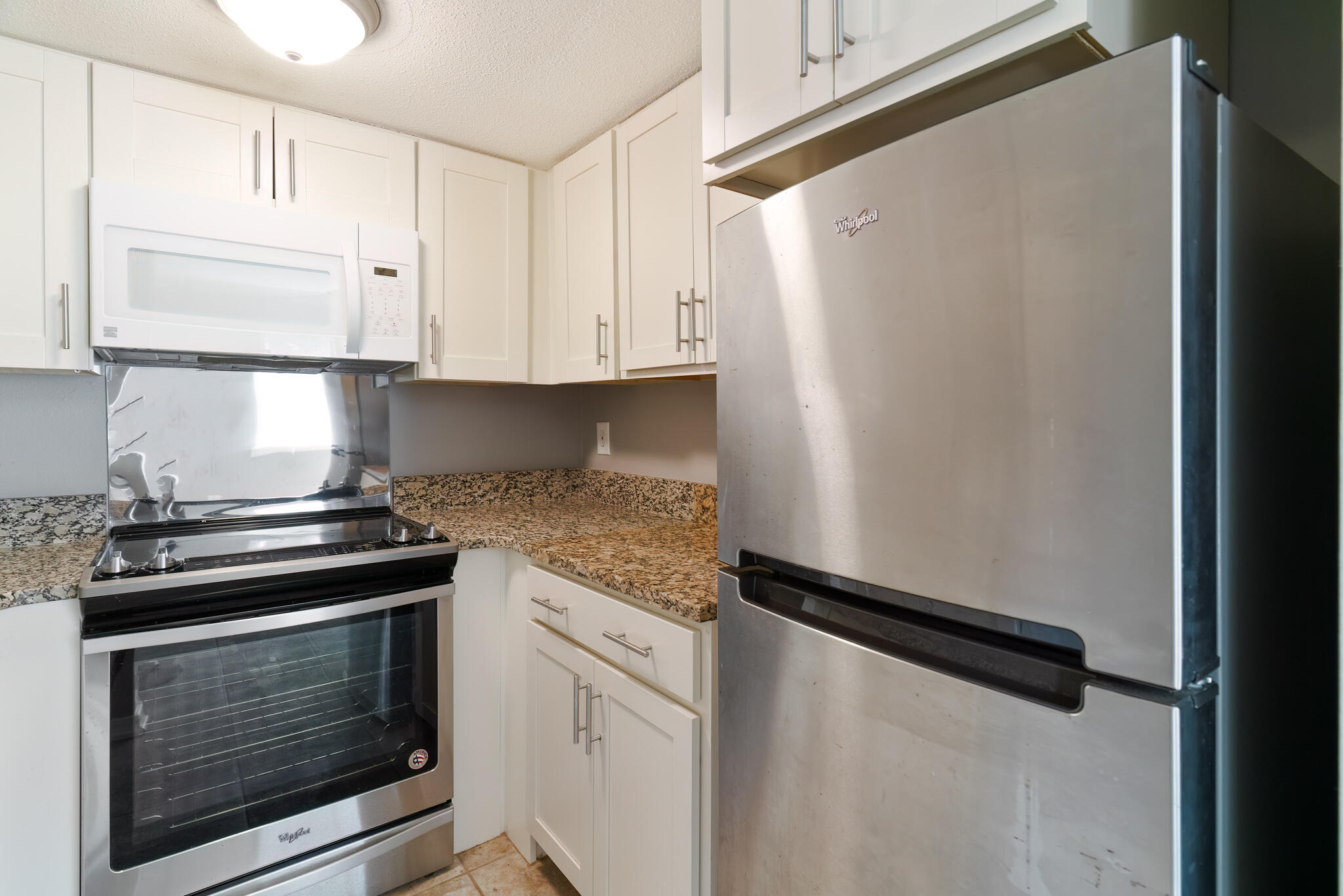 FINISTERRA CONDO - Residential