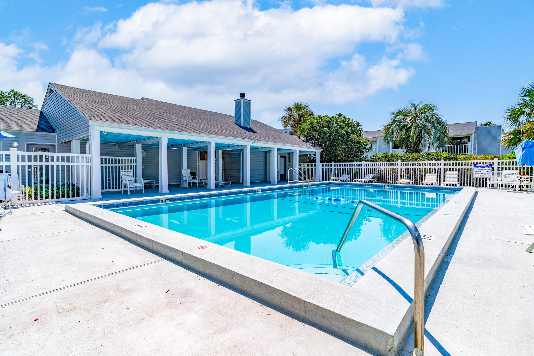 FINISTERRA CONDO - Residential