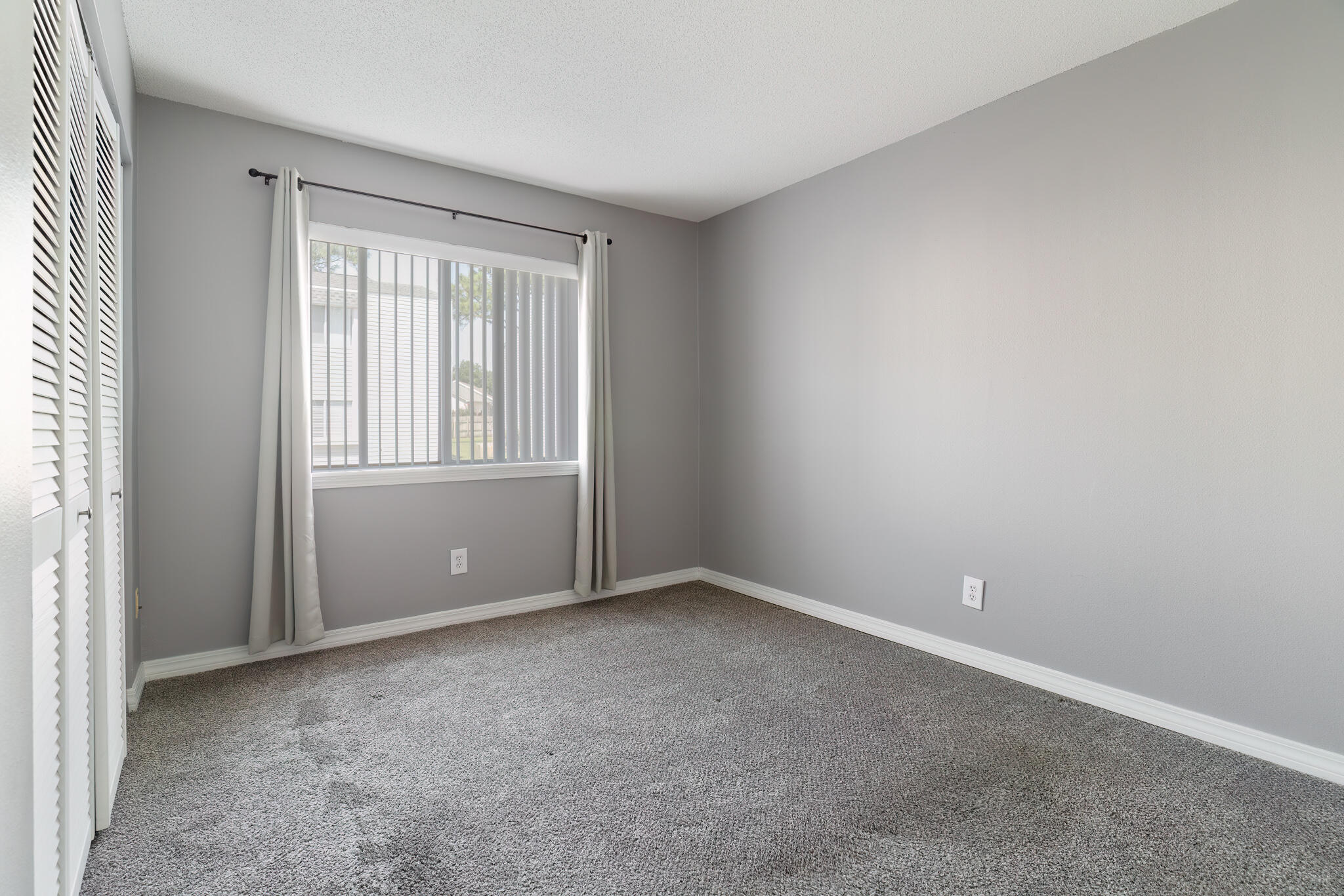 FINISTERRA CONDO - Residential