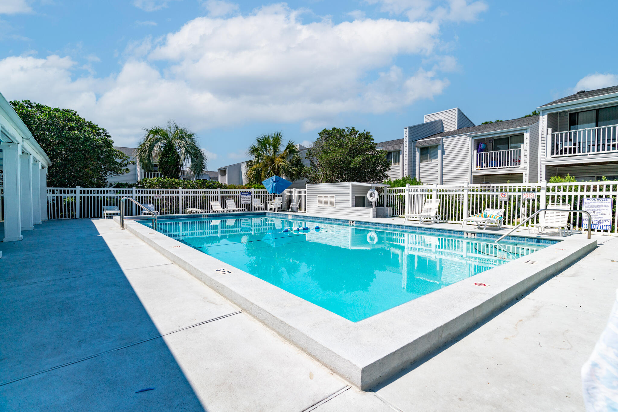 FINISTERRA CONDO - Residential