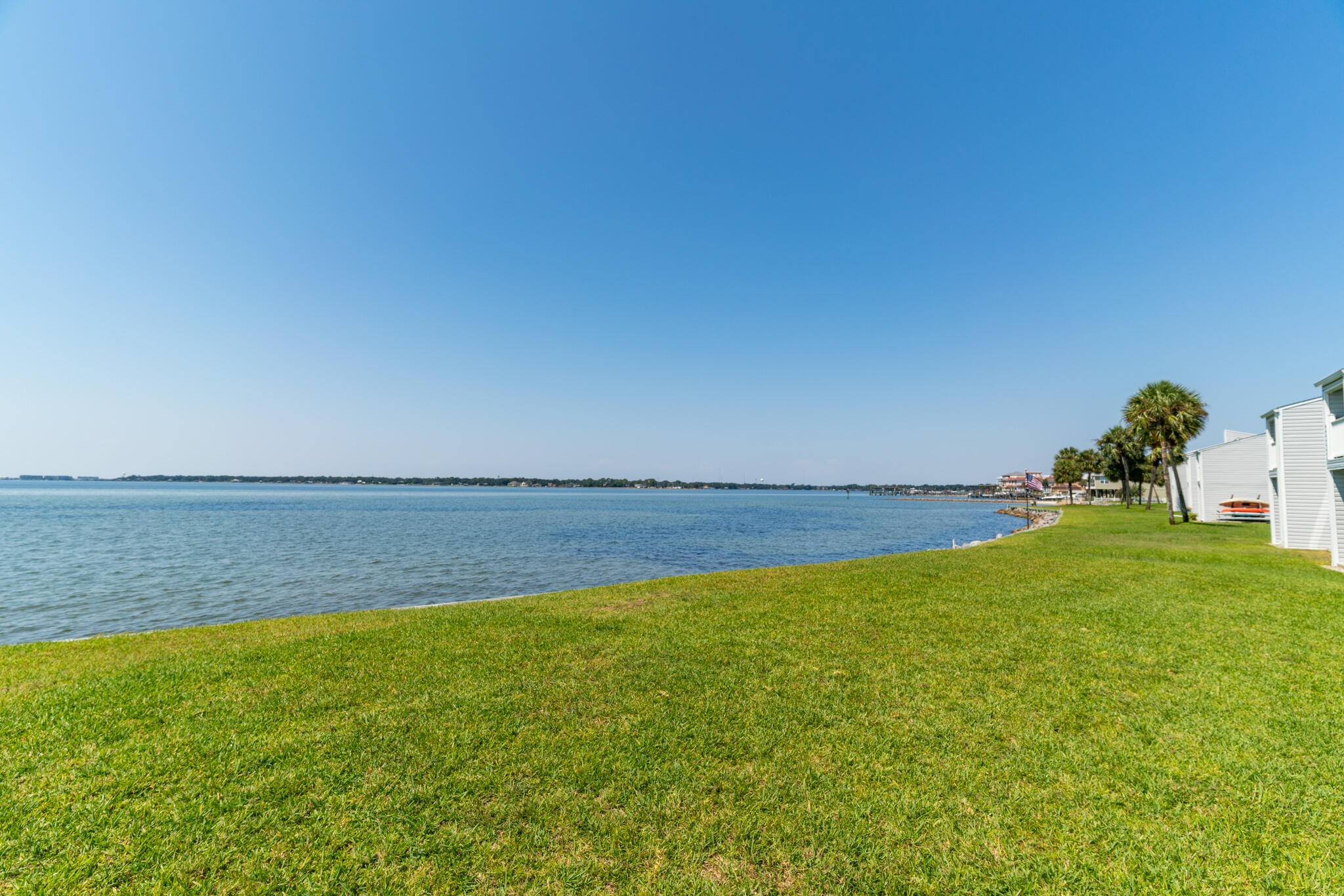 FINISTERRA CONDO - Residential