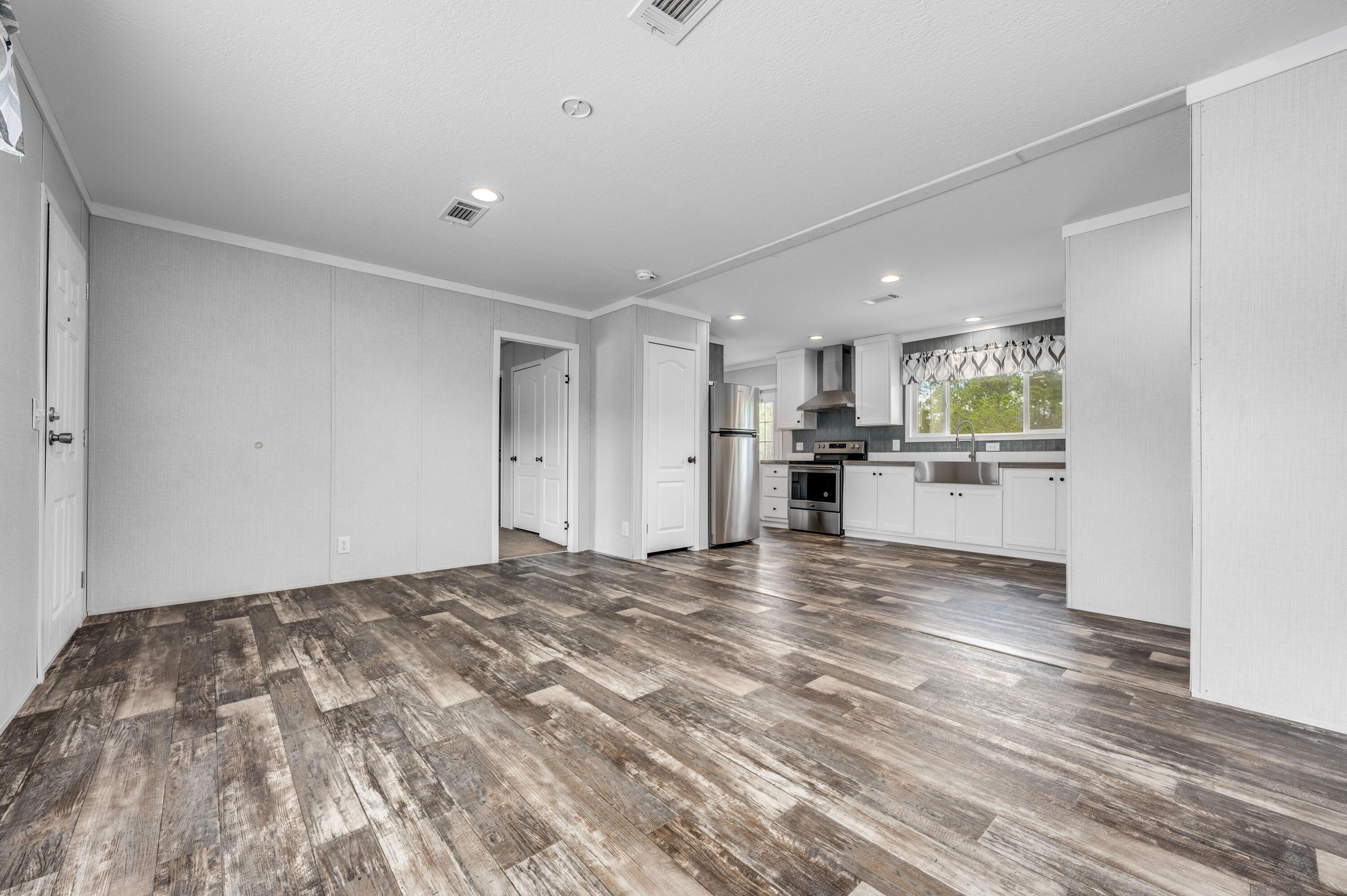 THE PINES - Residential