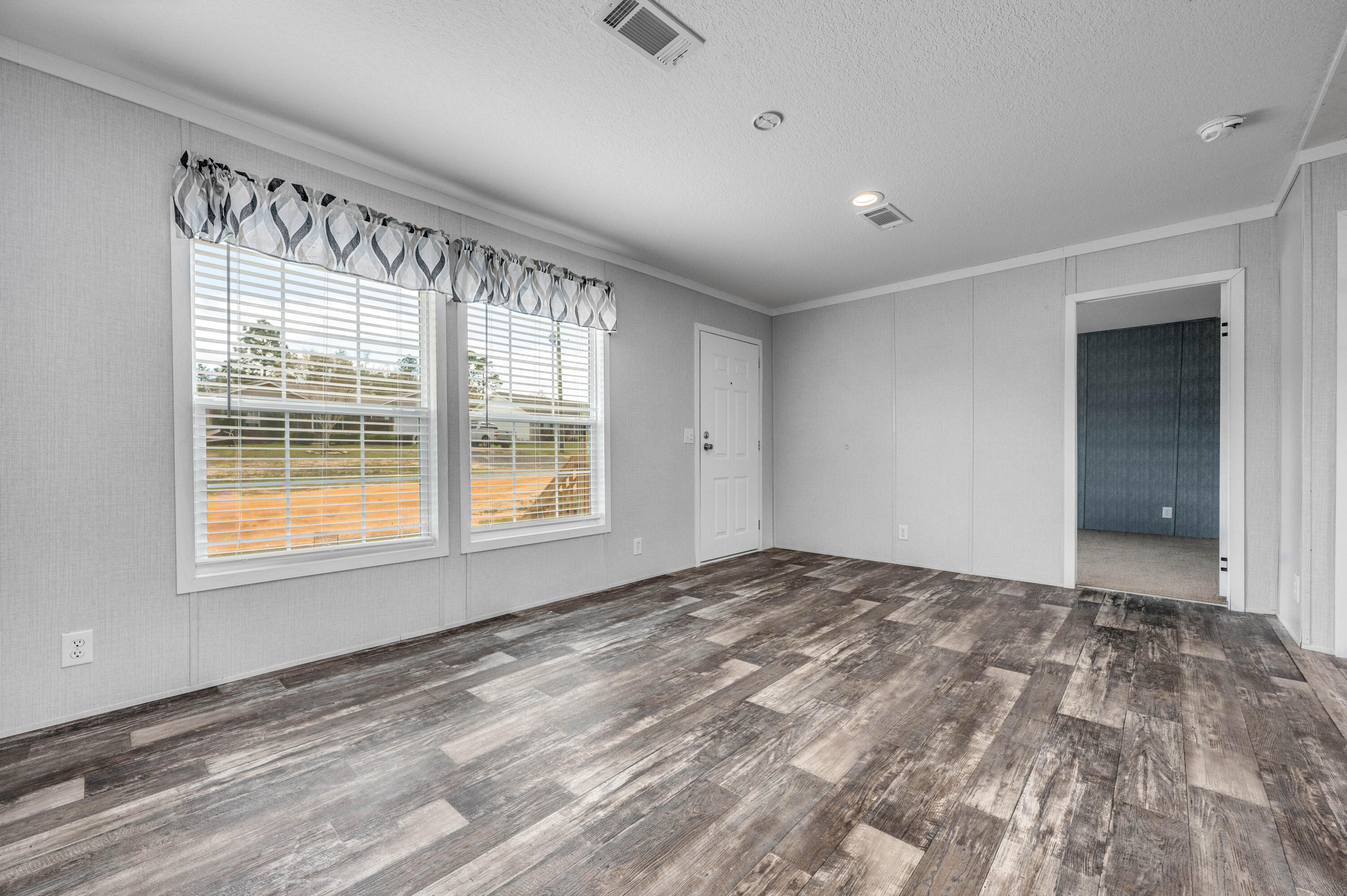 THE PINES - Residential