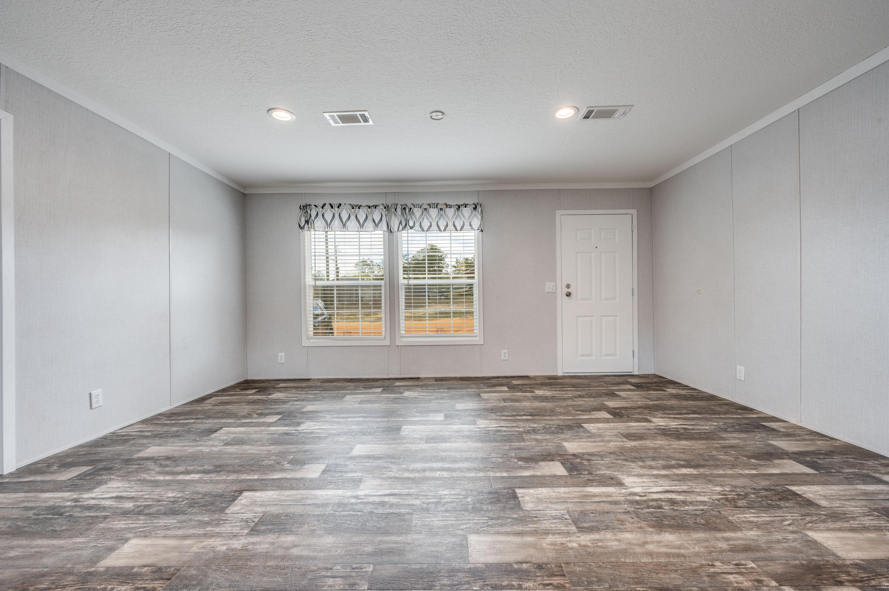 THE PINES - Residential