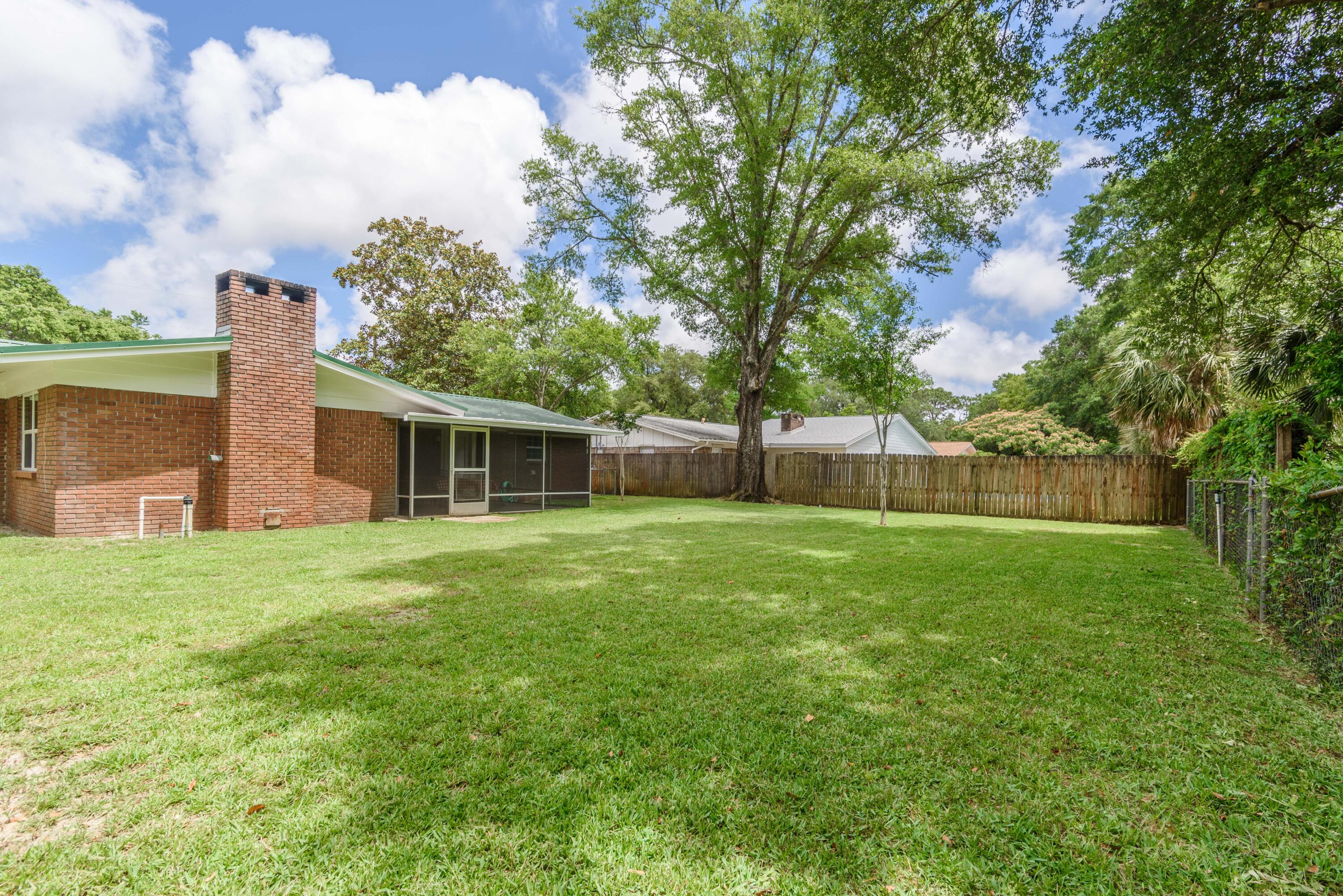 COUNTRY CLUB ESTATES 1ST ADDN - Residential