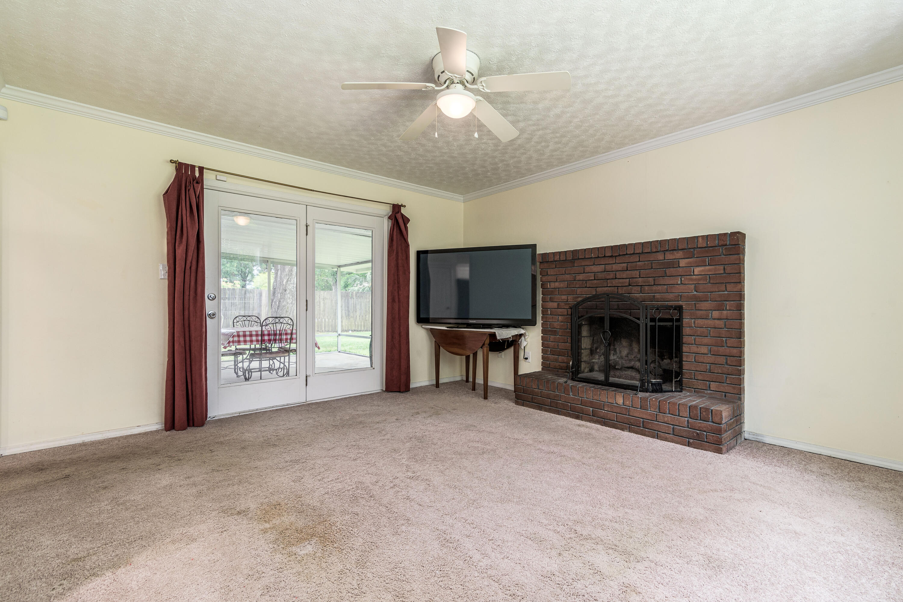 COUNTRY CLUB ESTATES 1ST ADDN - Residential