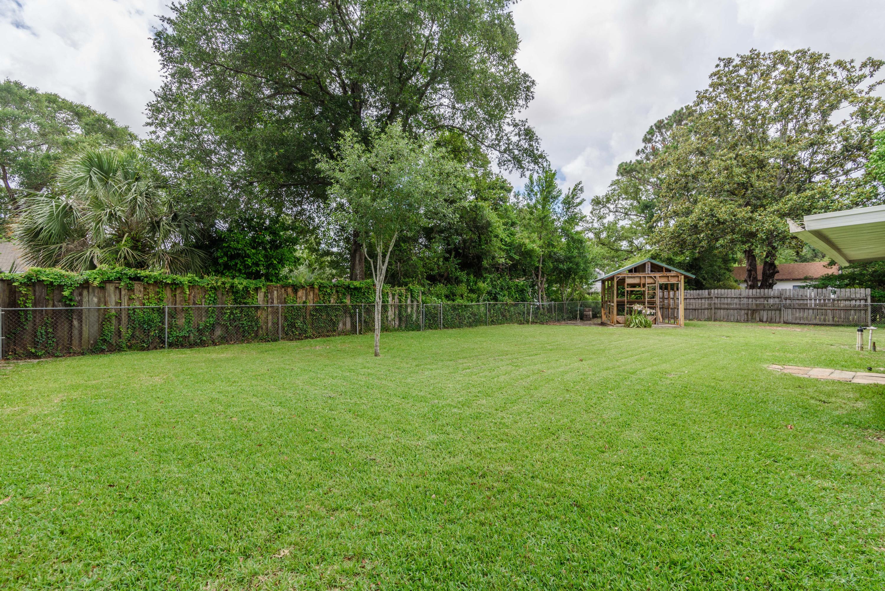 COUNTRY CLUB ESTATES 1ST ADDN - Residential