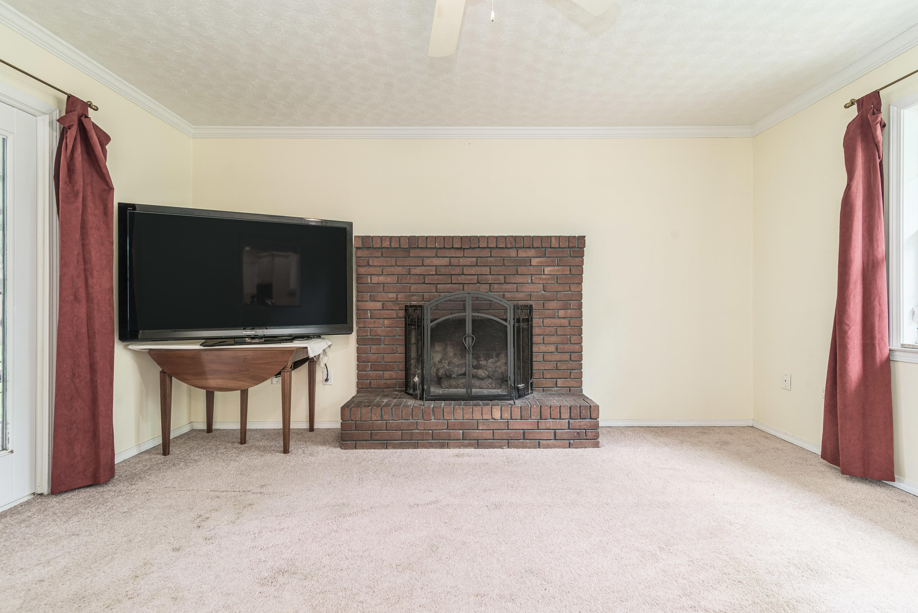 COUNTRY CLUB ESTATES 1ST ADDN - Residential