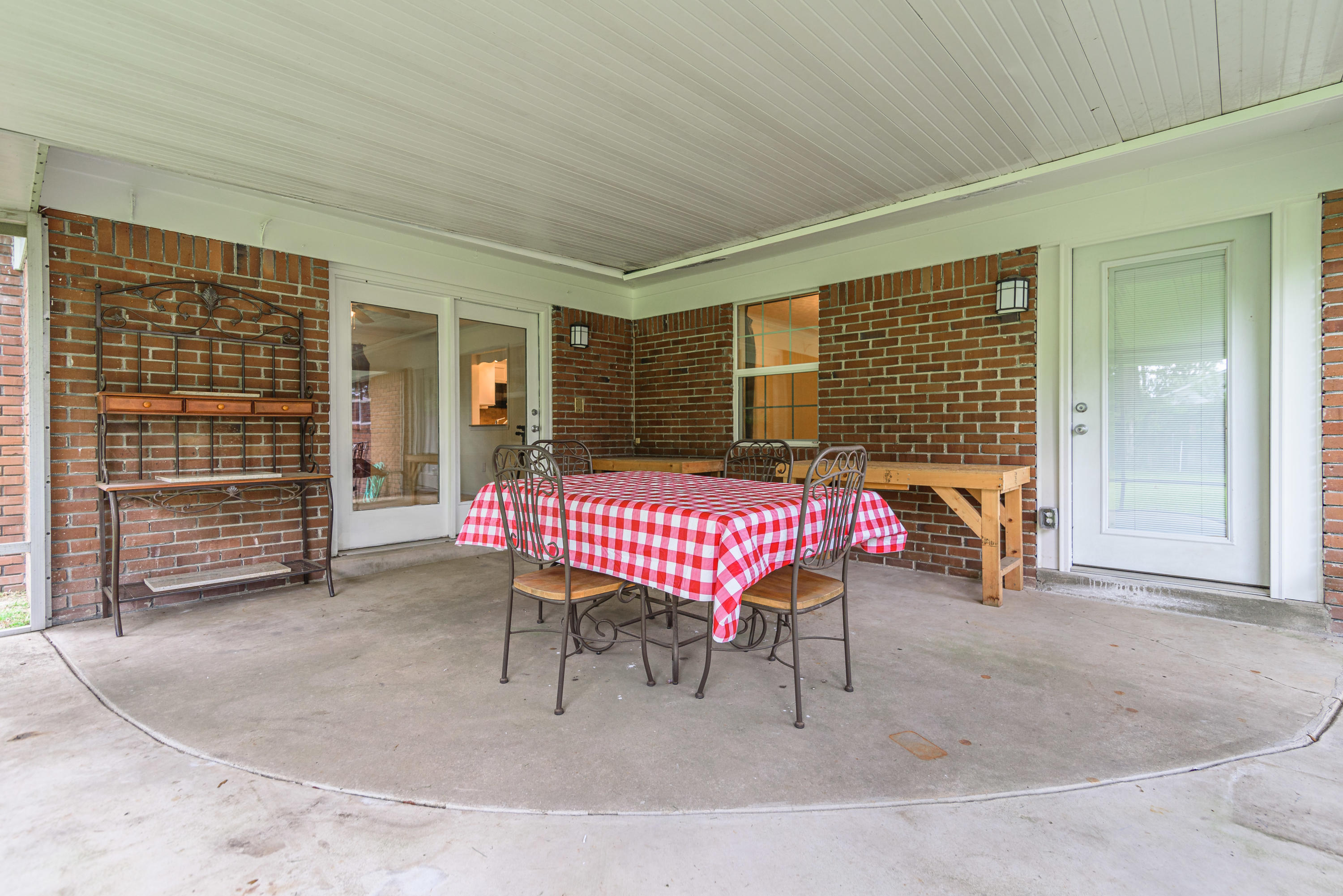 COUNTRY CLUB ESTATES 1ST ADDN - Residential