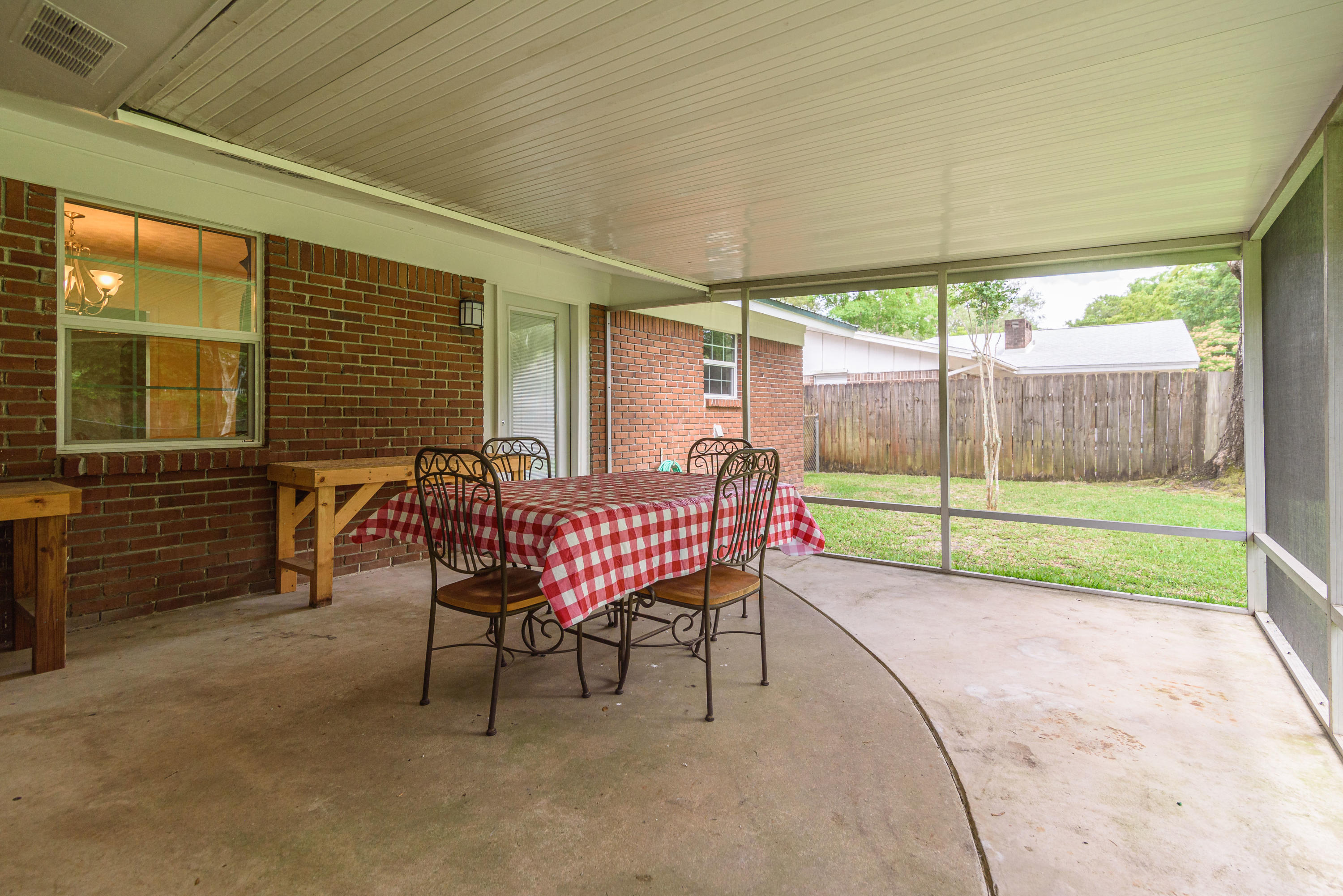 COUNTRY CLUB ESTATES 1ST ADDN - Residential