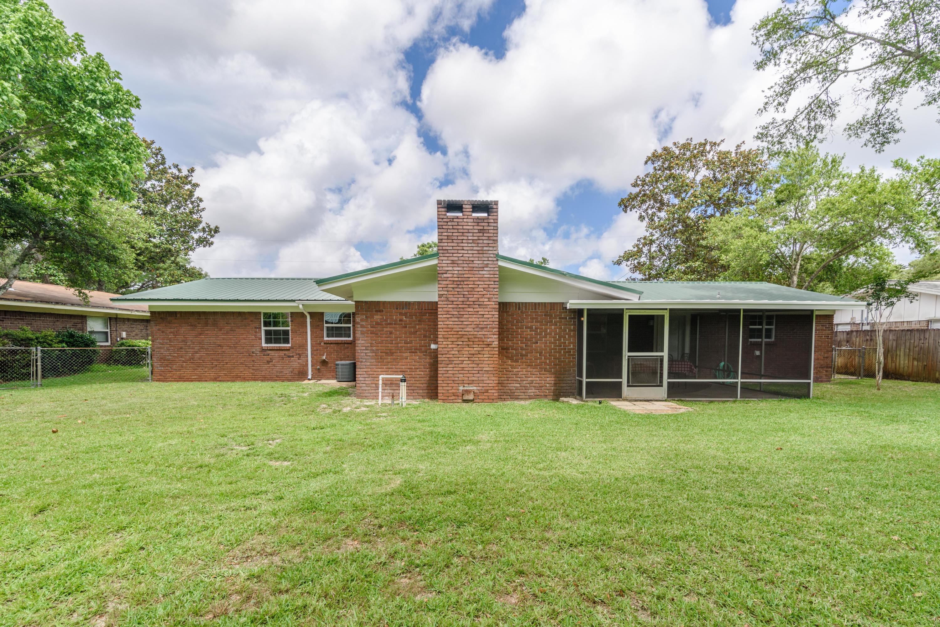 COUNTRY CLUB ESTATES 1ST ADDN - Residential