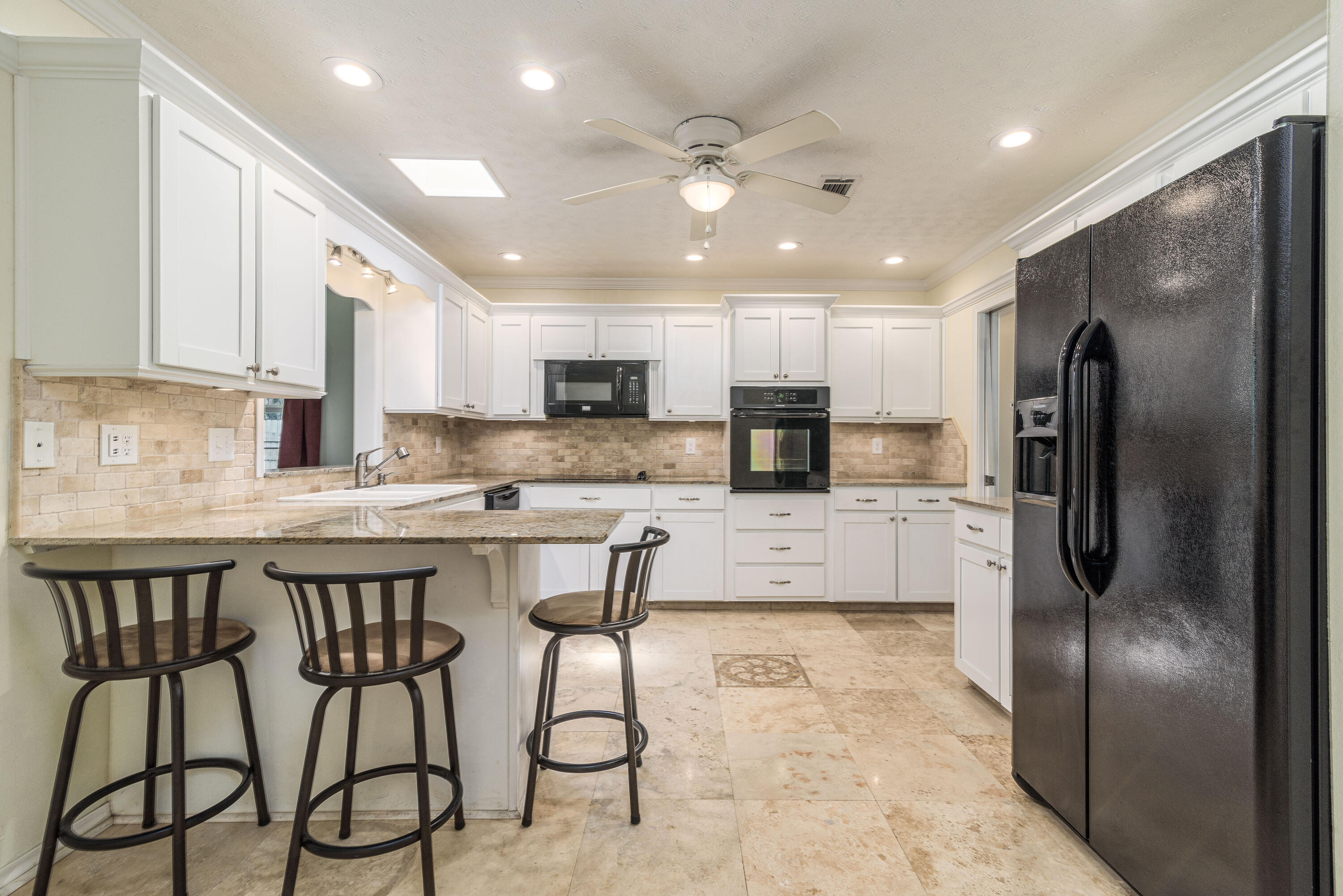 COUNTRY CLUB ESTATES 1ST ADDN - Residential