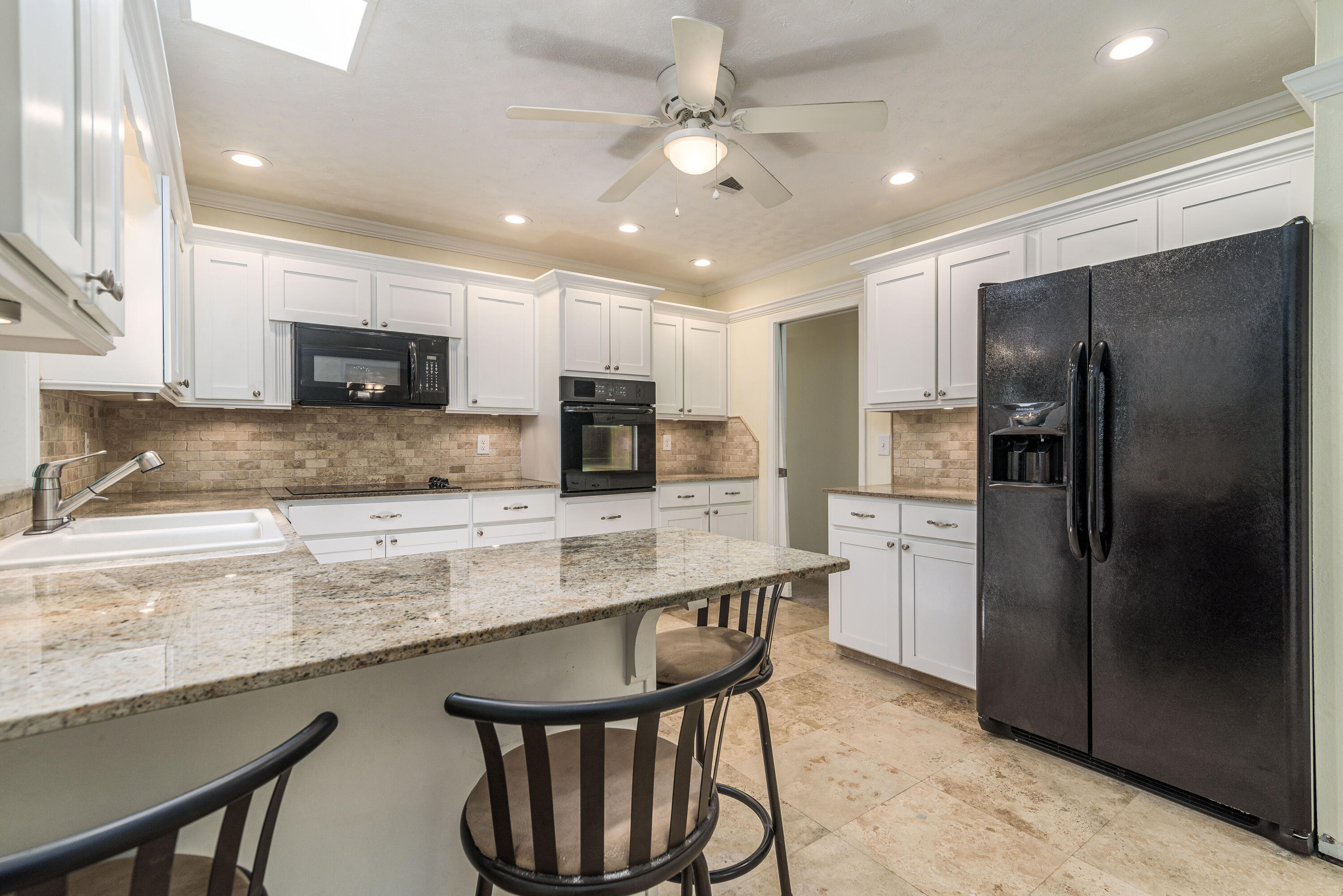 COUNTRY CLUB ESTATES 1ST ADDN - Residential