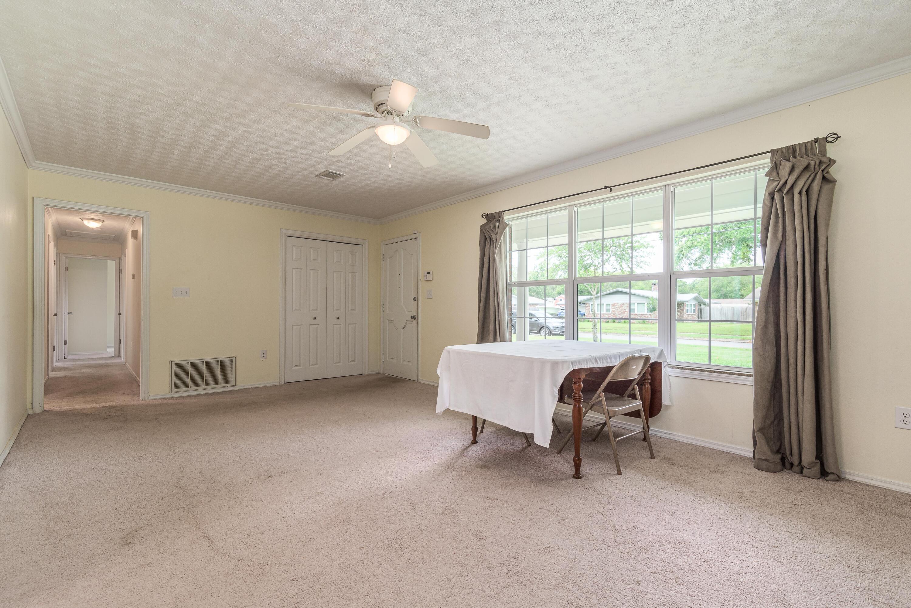 COUNTRY CLUB ESTATES 1ST ADDN - Residential