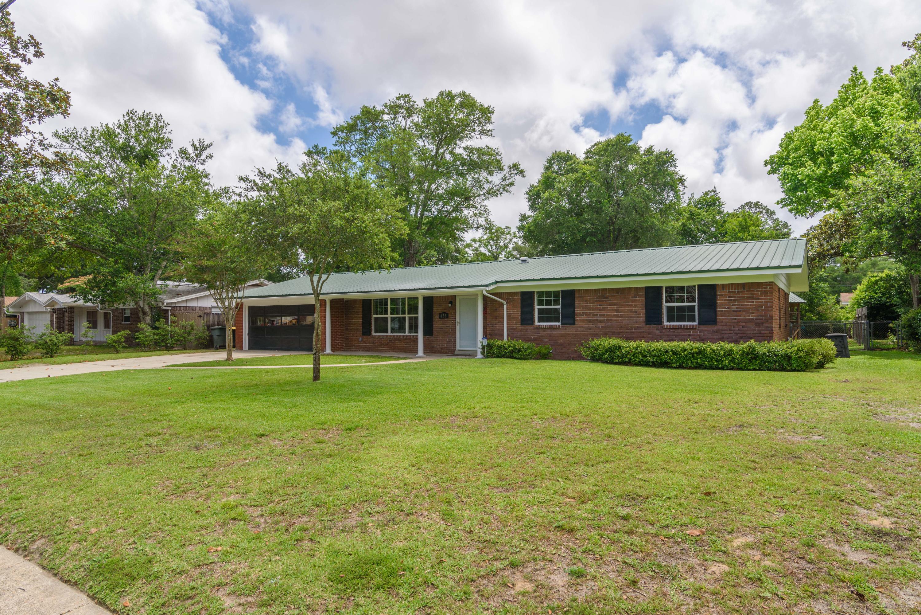 COUNTRY CLUB ESTATES 1ST ADDN - Residential