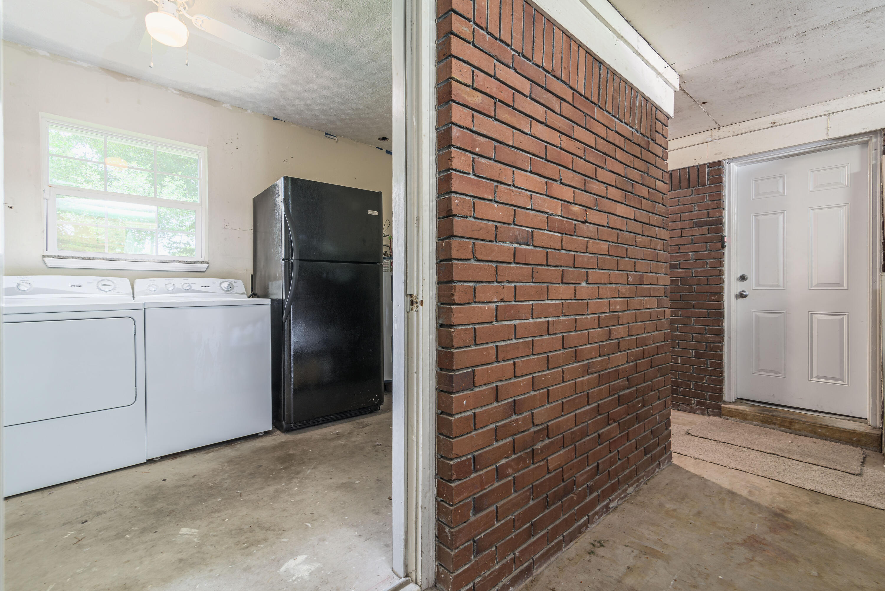 COUNTRY CLUB ESTATES 1ST ADDN - Residential