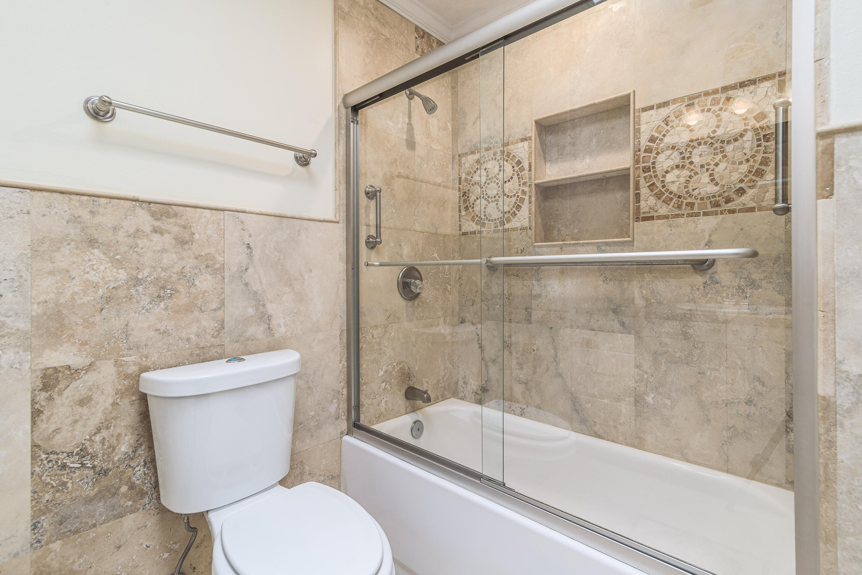 COUNTRY CLUB ESTATES 1ST ADDN - Residential