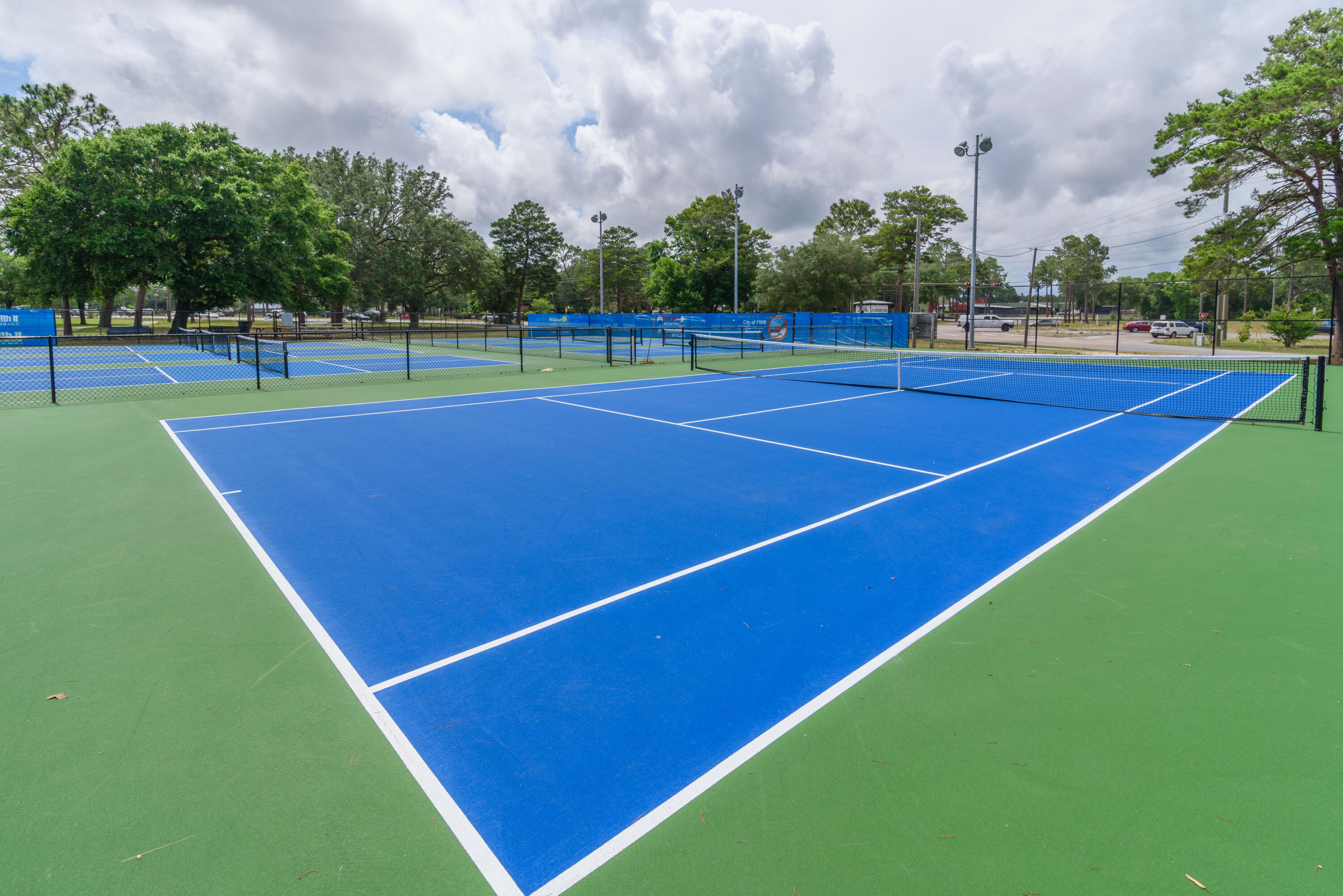 COUNTRY CLUB ESTATES 1ST ADDN - Residential