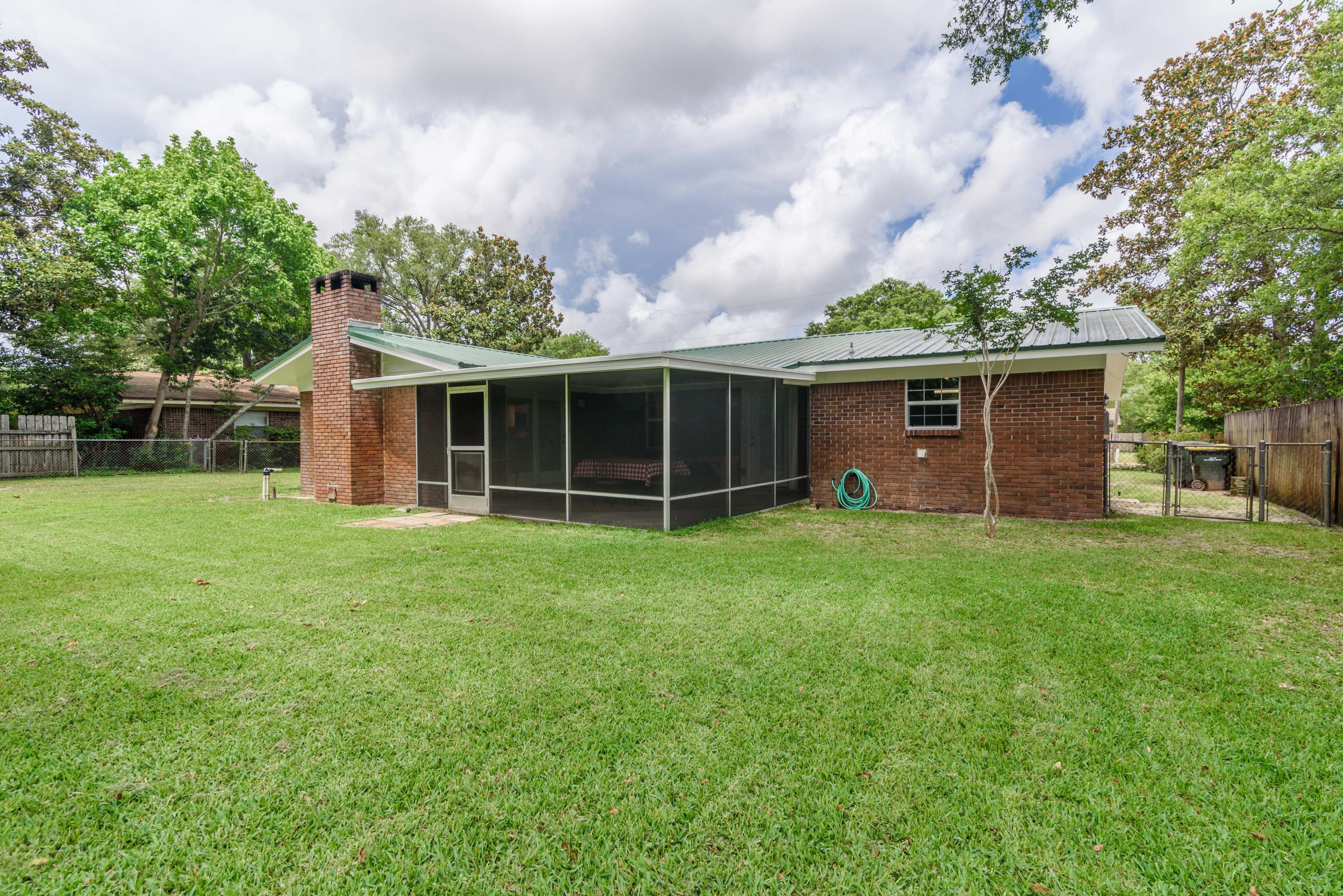 COUNTRY CLUB ESTATES 1ST ADDN - Residential