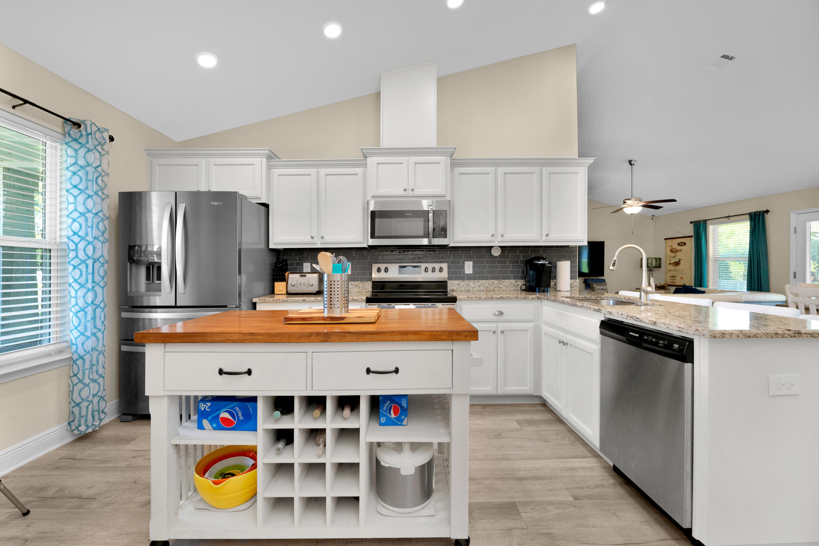 HOLLEY BY THE SEA - Residential