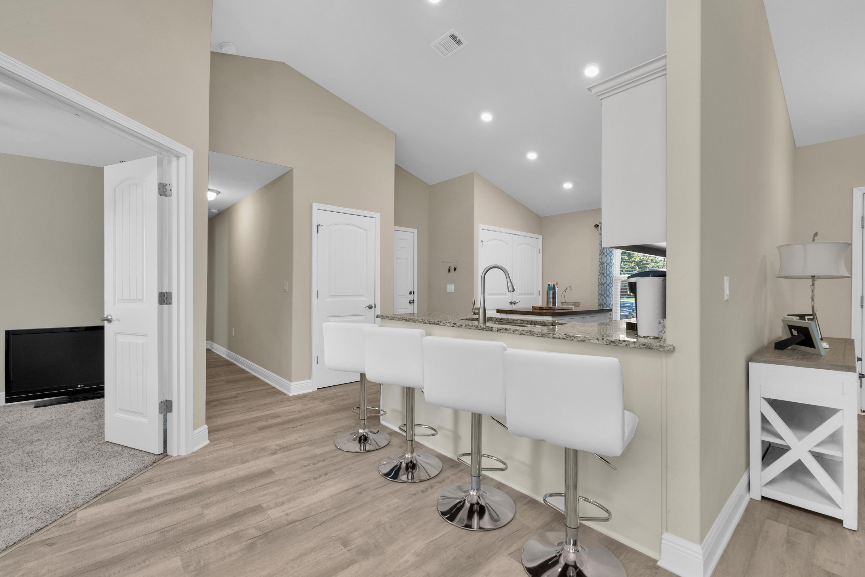 HOLLEY BY THE SEA - Residential