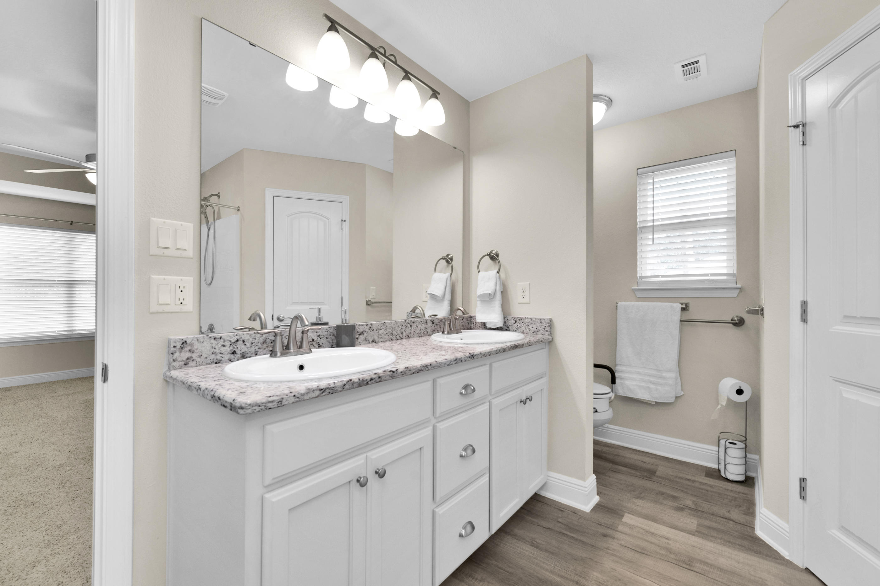 HOLLEY BY THE SEA - Residential