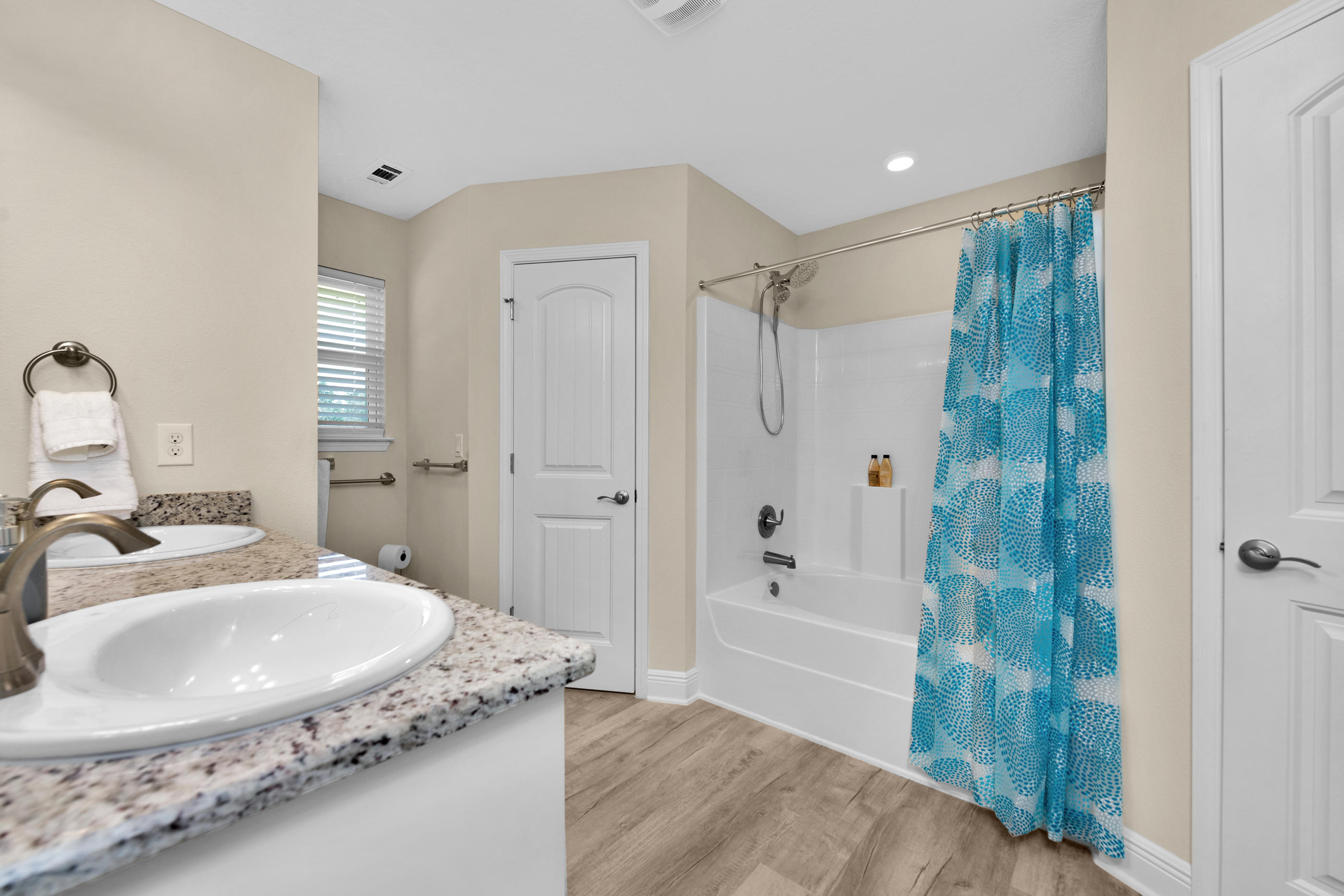 HOLLEY BY THE SEA - Residential