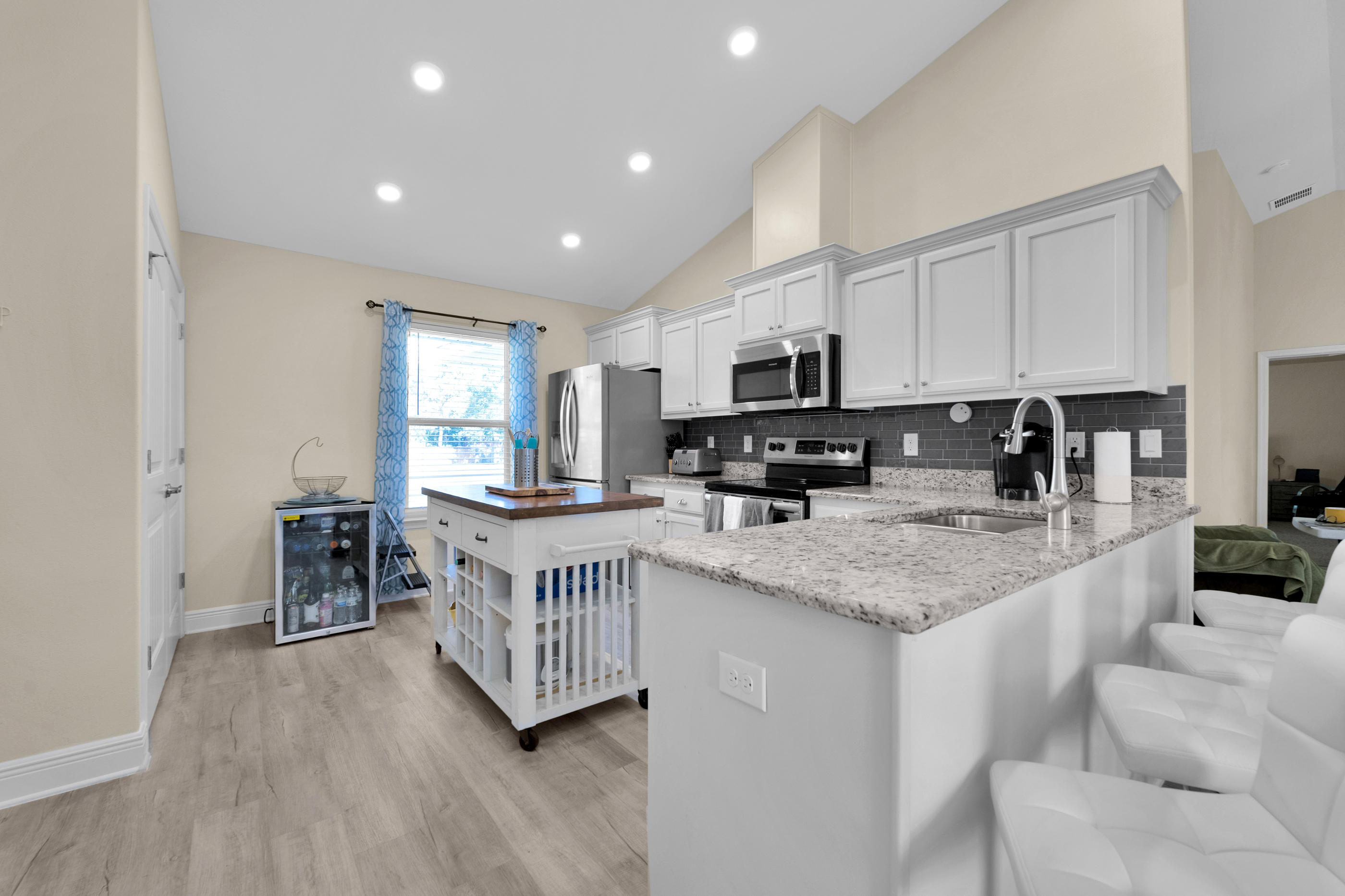 HOLLEY BY THE SEA - Residential