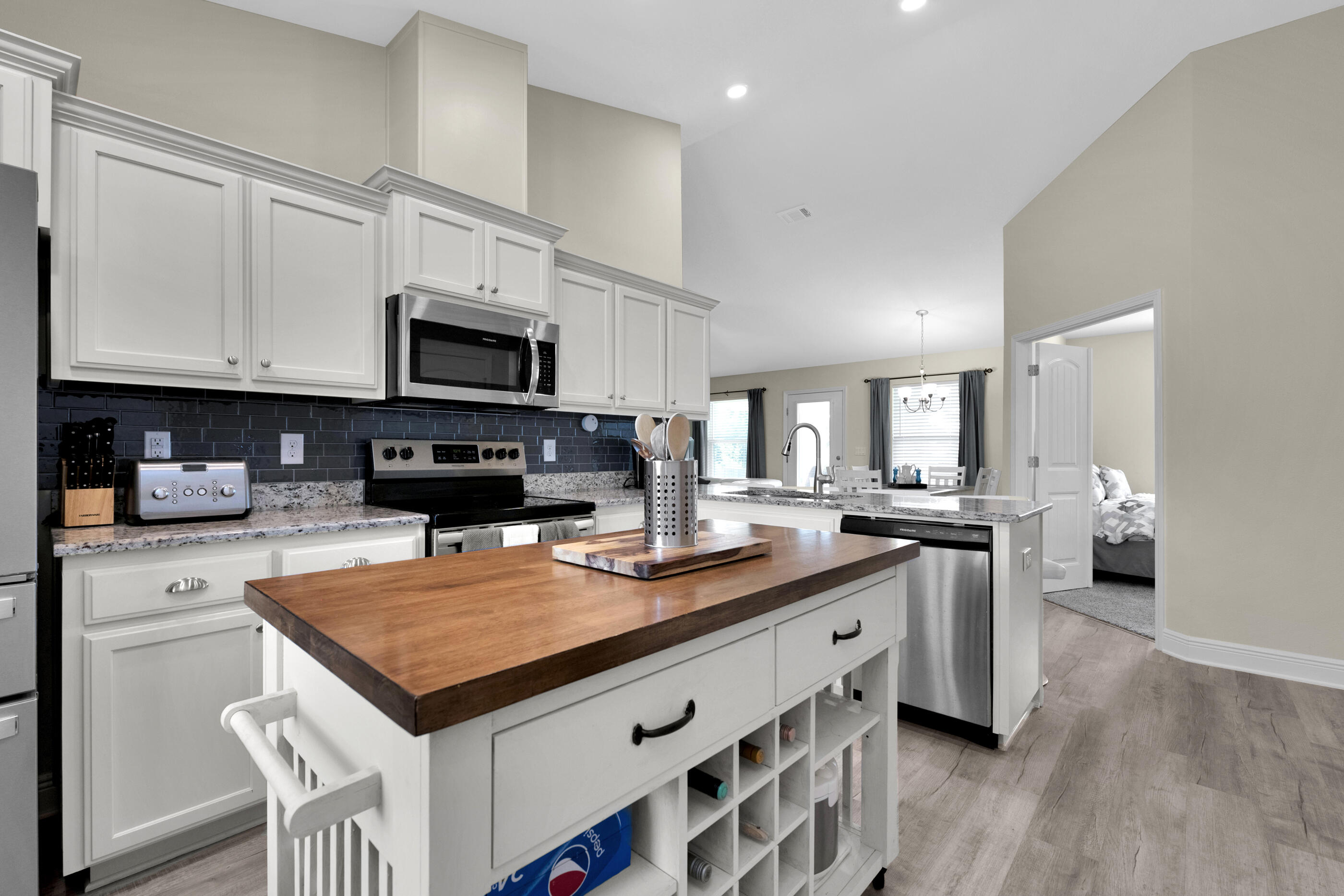 HOLLEY BY THE SEA - Residential