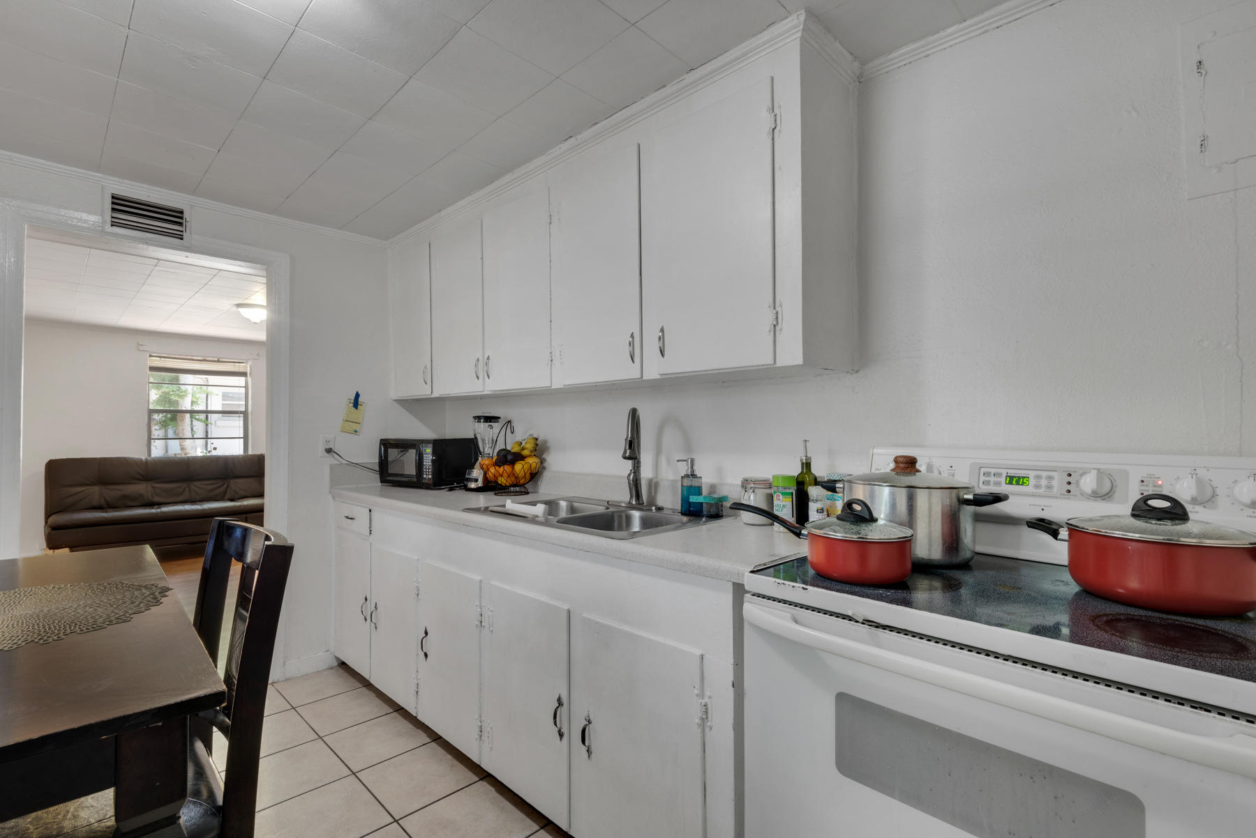 PINEHURST S/D LOT 15 BLK 1 EX E33 FT - Residential