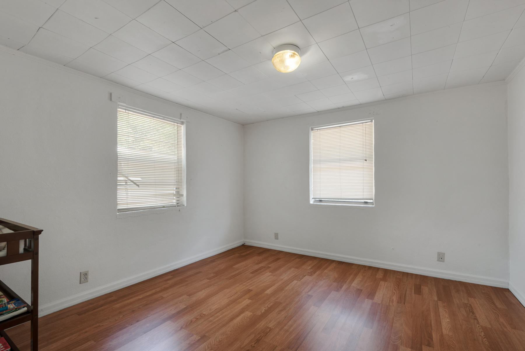 PINEHURST S/D LOT 15 BLK 1 EX E33 FT - Residential