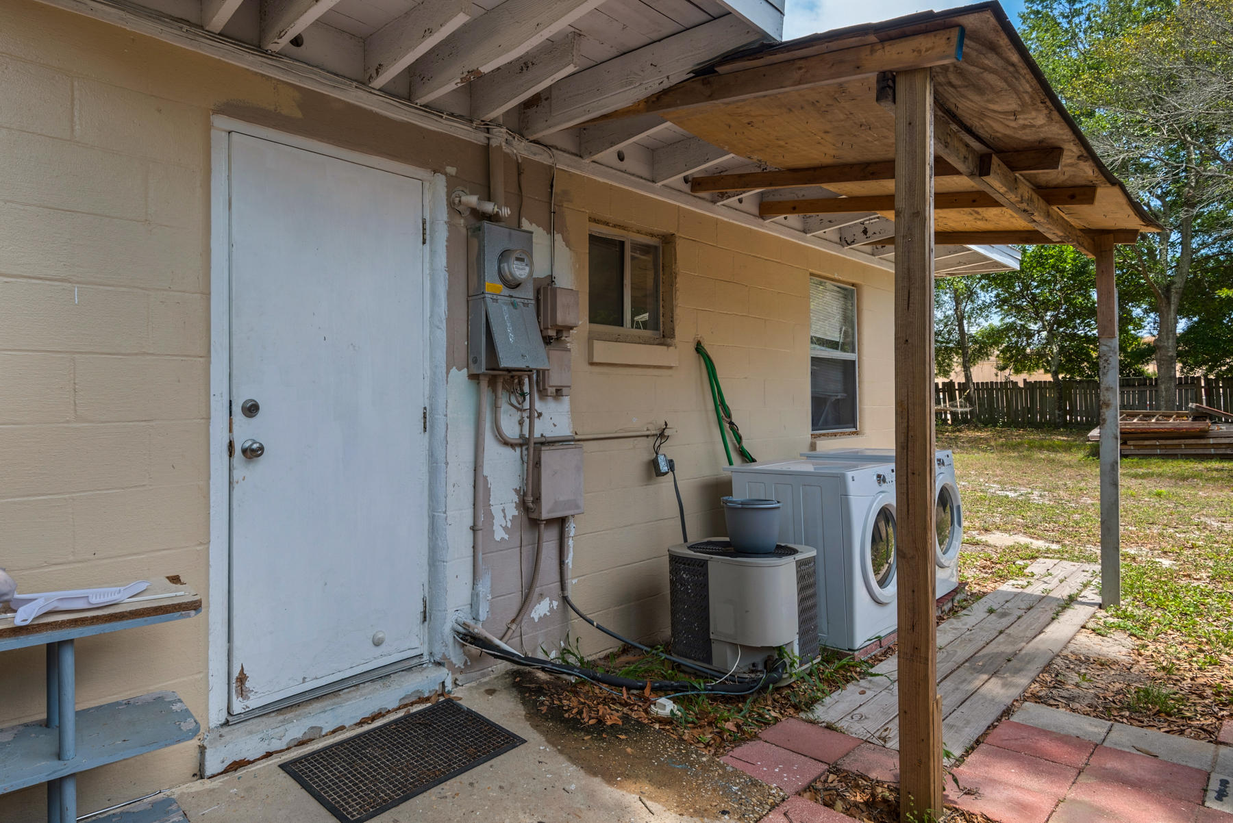 PINEHURST S/D LOT 15 BLK 1 EX E33 FT - Residential