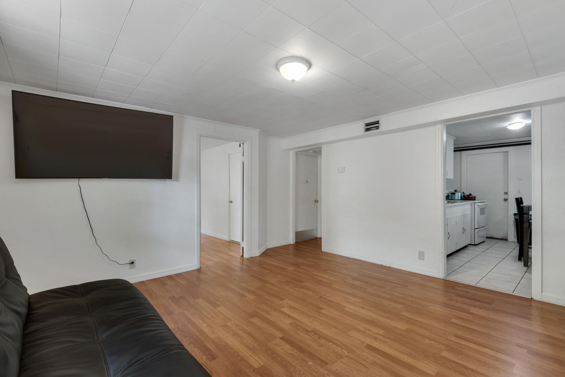 PINEHURST S/D LOT 15 BLK 1 EX E33 FT - Residential