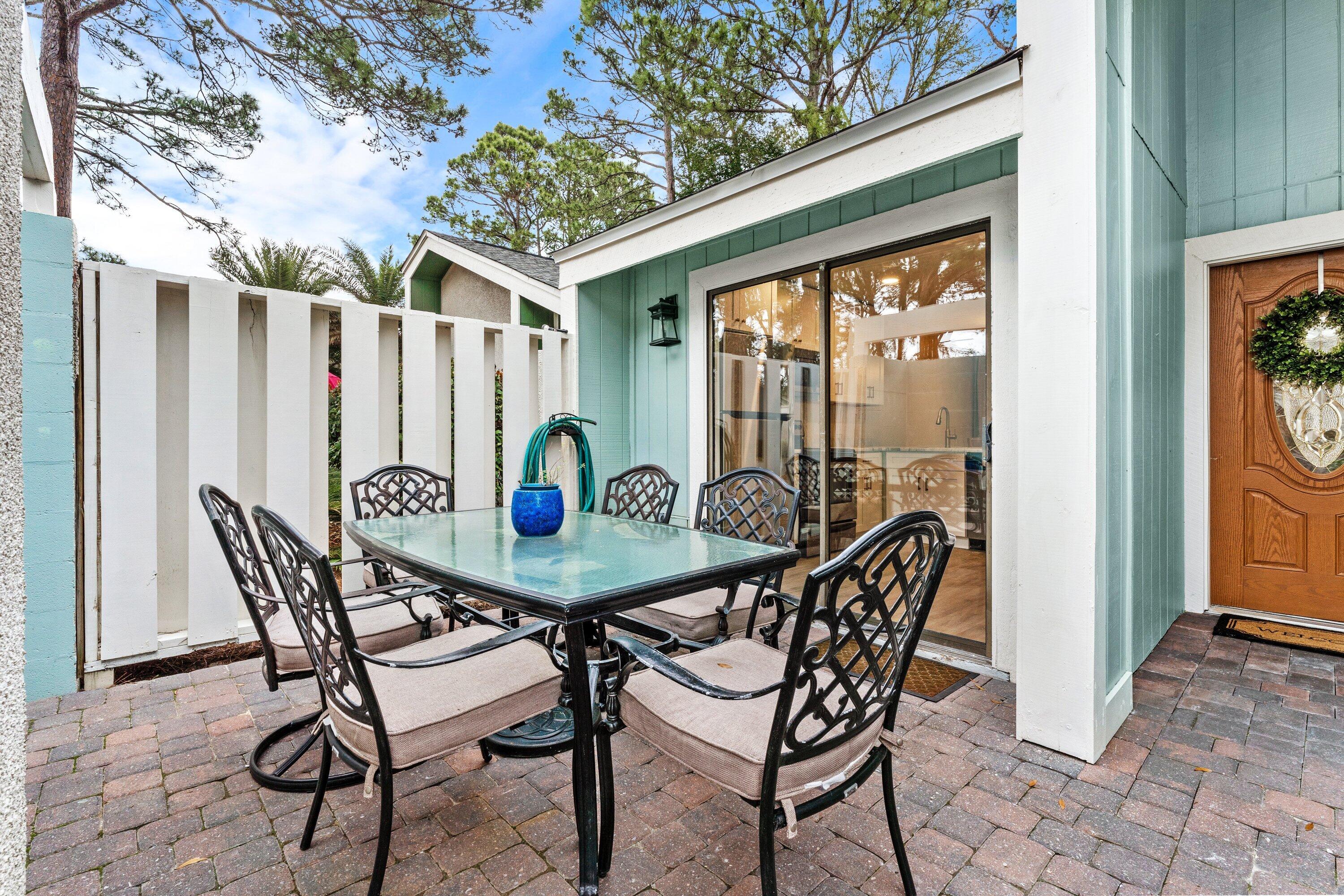 LINKSIDE VILLAGE UNIT 1 - Residential