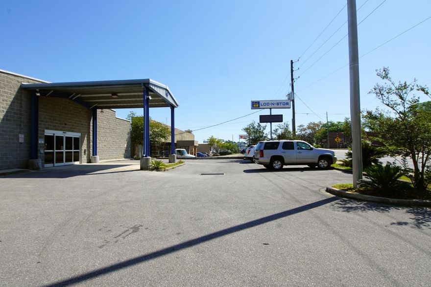 37,800 sq. ft., two story, 238 unit Climate Controlled Storage Facility. 24 of the units have outside access. The remaining units are interior with 24-hour secure customer access. Dedicated office in lobby could support related business and generate complementary additional income. Facility built in 2005, exceptionally maintained and managed. Gross income $306,000; NOI $185,000; Occupancy 94%; FDOT traffic count for this location is 14,600 daily. Seller is willing to provide financing for qualified buyer. Excellent opportunity to own a seasoned, stable income producing property which requires very little ''hands on'' management. THIS IS AN ASSET SALE NOT AN ENTITY SALE