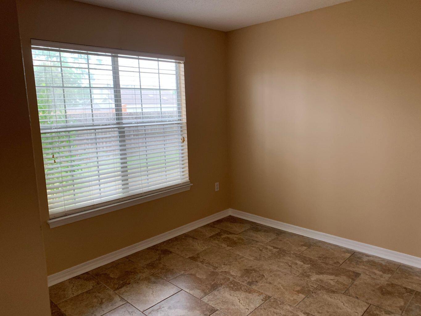 GREEN ACRES - Residential Lease