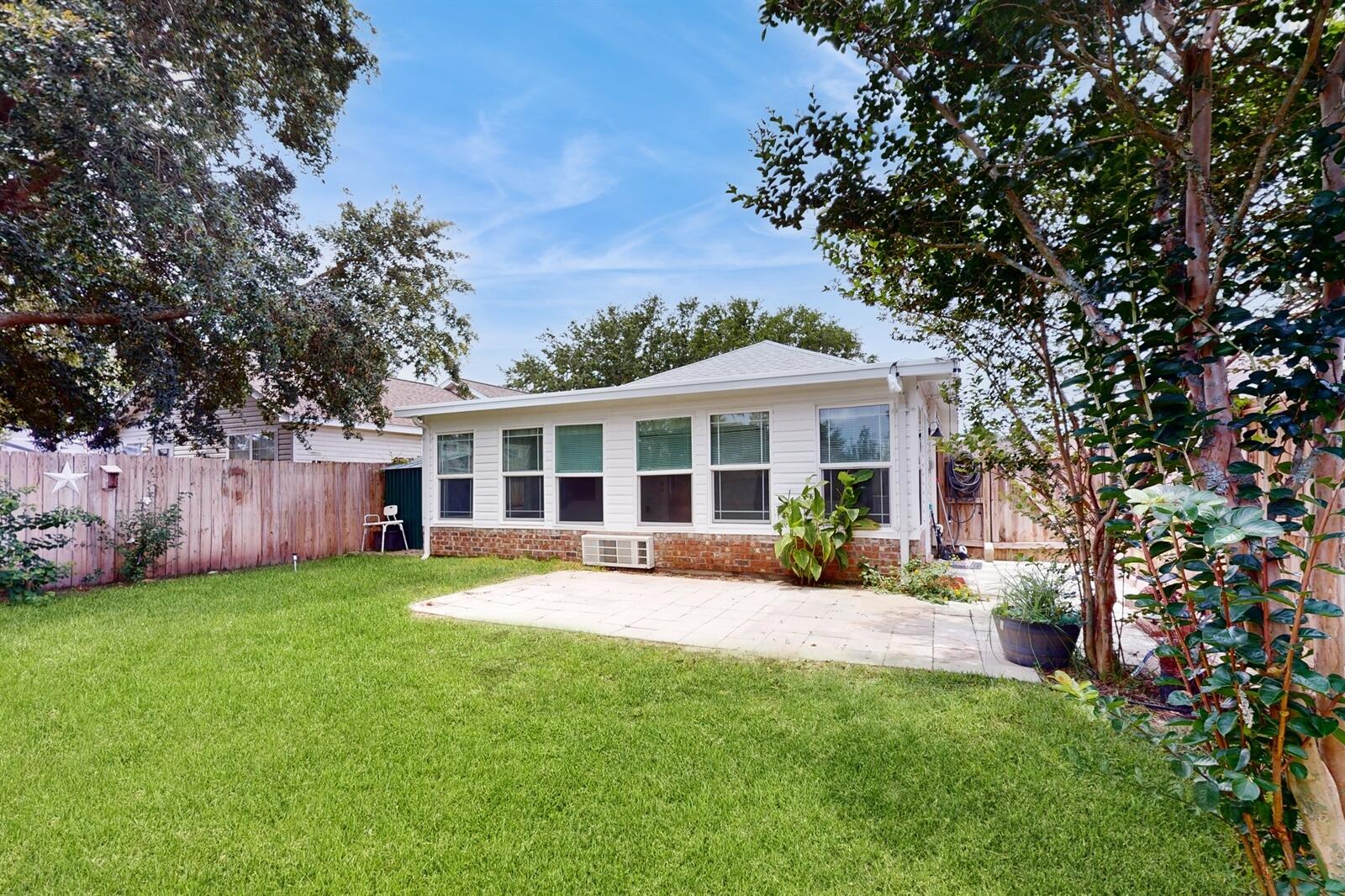 LIGHTHOUSE POINTE - Residential