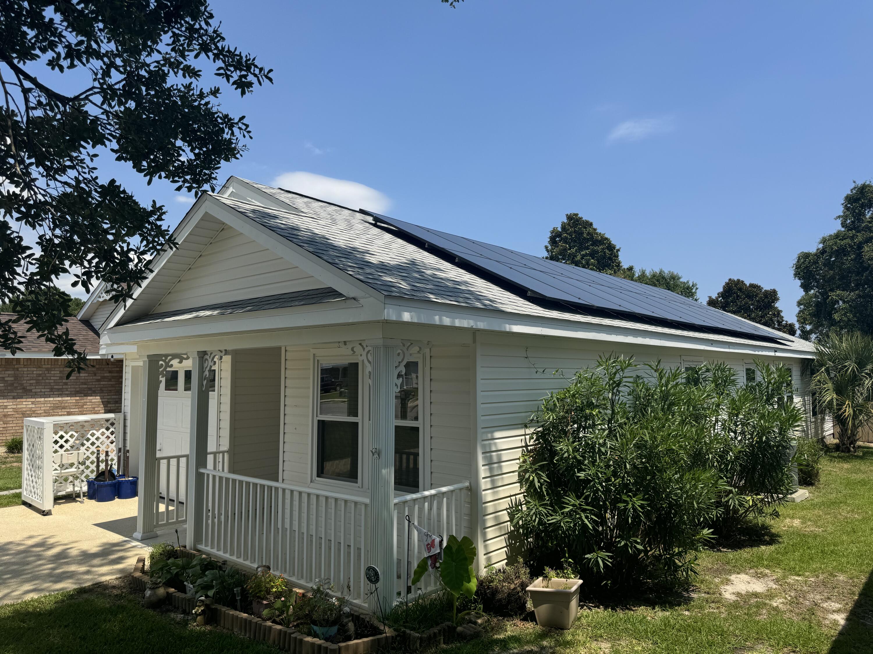 LIGHTHOUSE POINTE - Residential