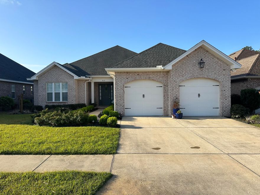 This meticulously crafted 4-bedroom, 3-bathroom home, built by a premier builder, is designed for both comfort and efficiency. The open concept floor plan creates an inviting atmosphere, featuring 8' doorways and wood LVP flooring that blends style with durability.
You'll love the quartz countertops and Legacy cabinetry equipped with soft-close hinges and drawers. The kitchen shines with stainless steel appliances and double ovens, perfect for culinary enthusiasts. The private guest wing ensures visitors enjoy their own space, while the spacious master suite boasts a large shower and closet.
Additional perks include a custom bricked storage building that matches the home, plantation shutters, a dedicated office nook, a whole-house water filter, and a central vacuum system.