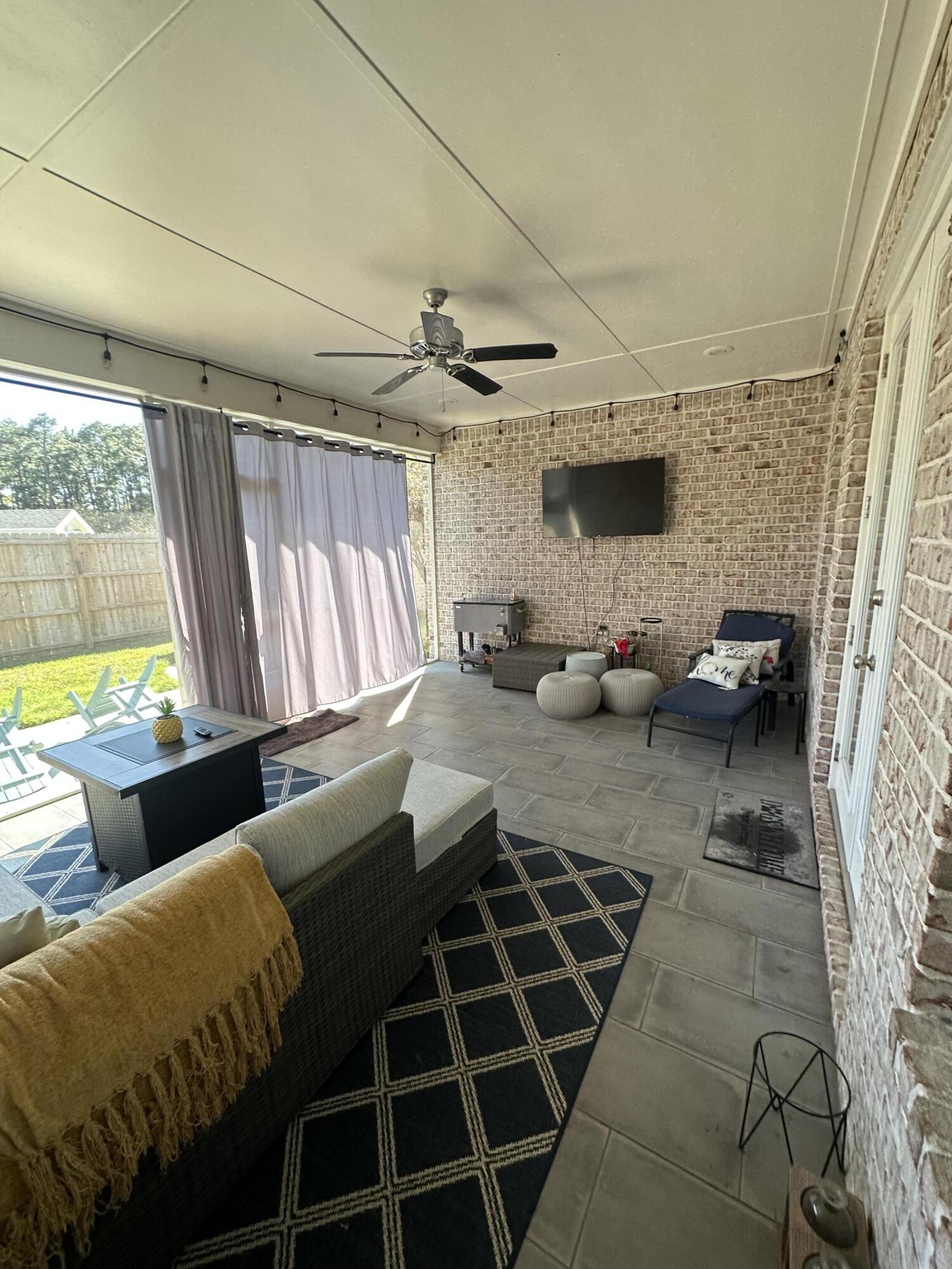 MAGNOLIA WOODS PHASE III - Residential Lease