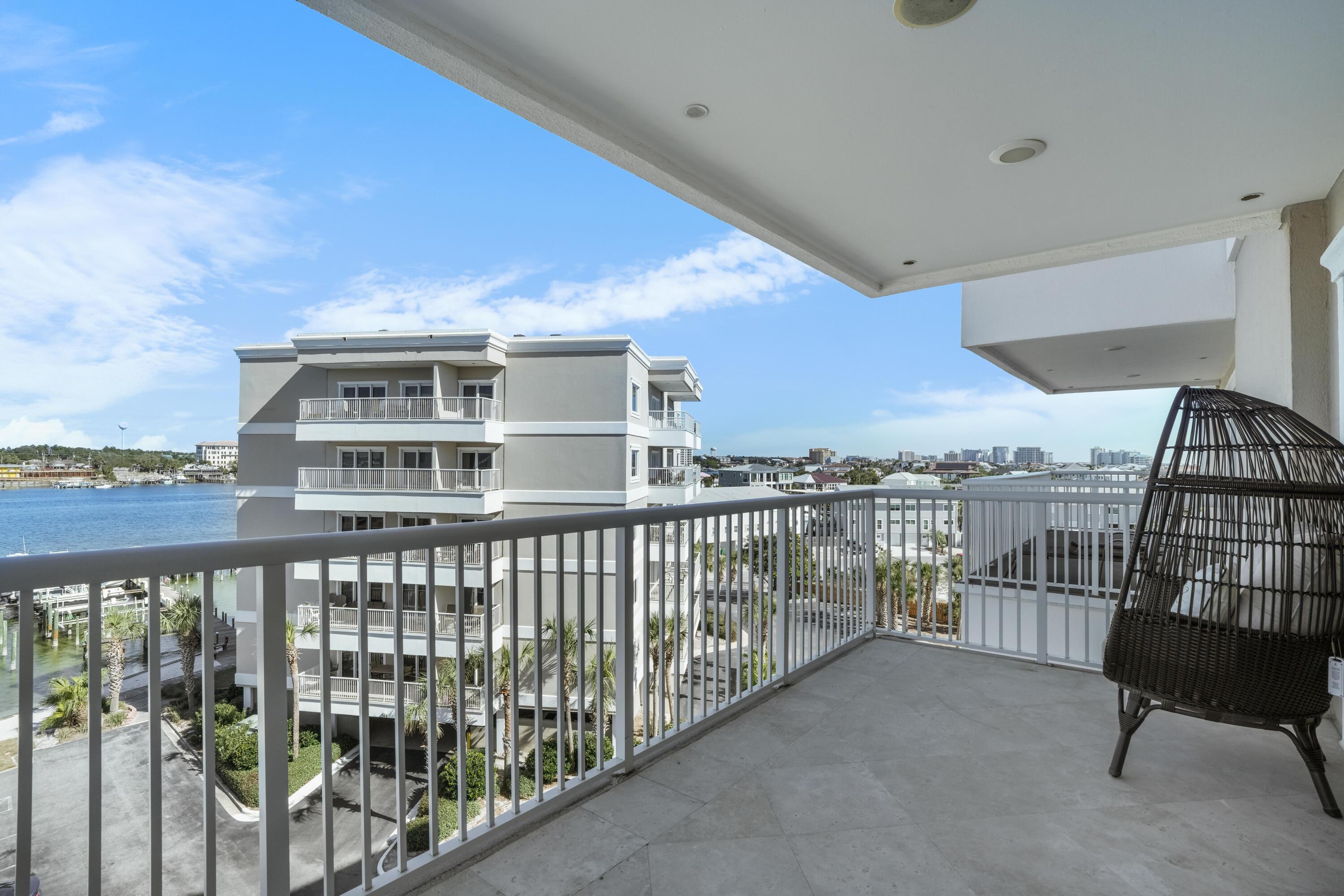 SUN KING TOWERS PH 1 - Residential